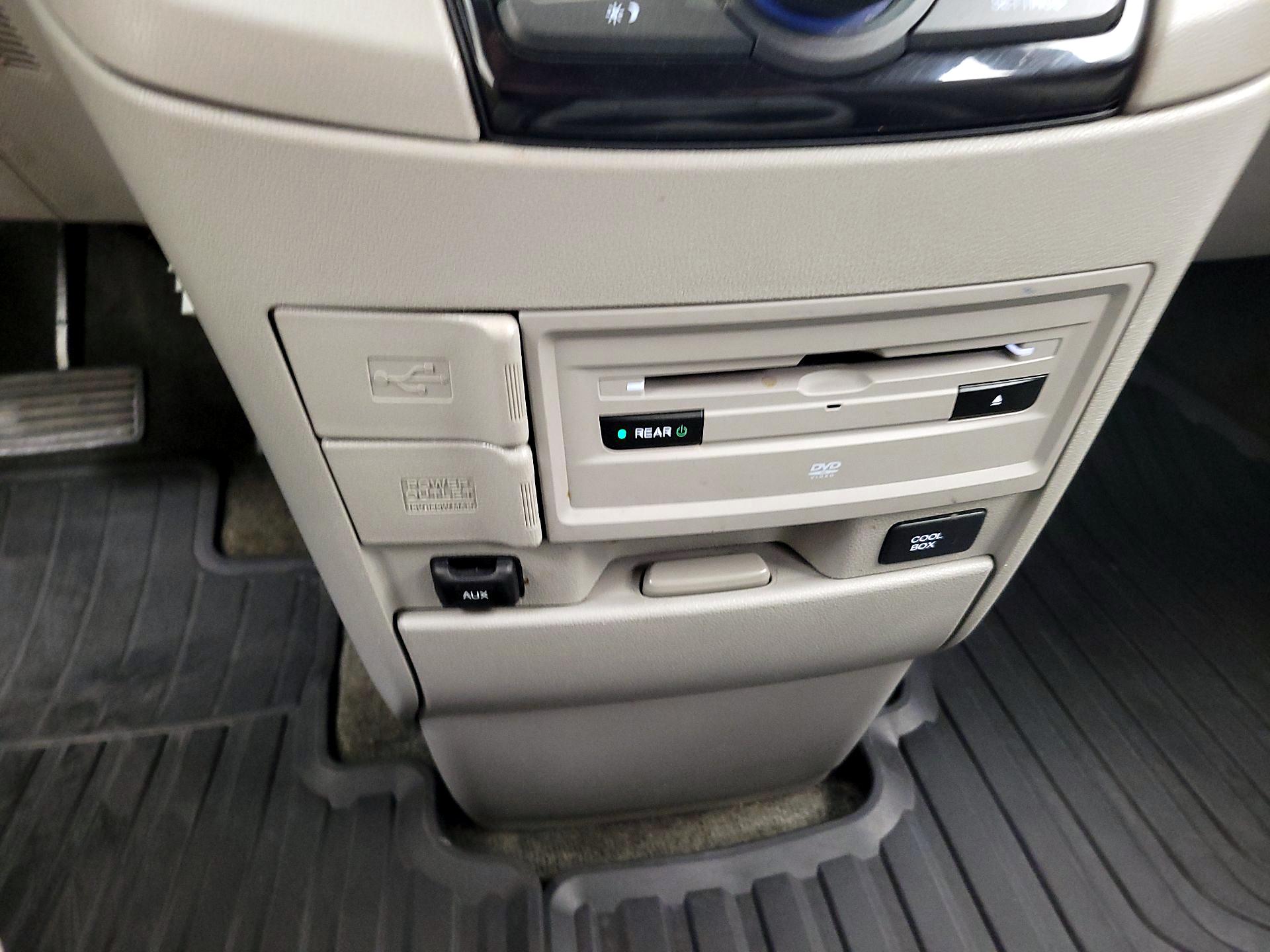 Thumbnail: 2015 Honda Odyssey - 18