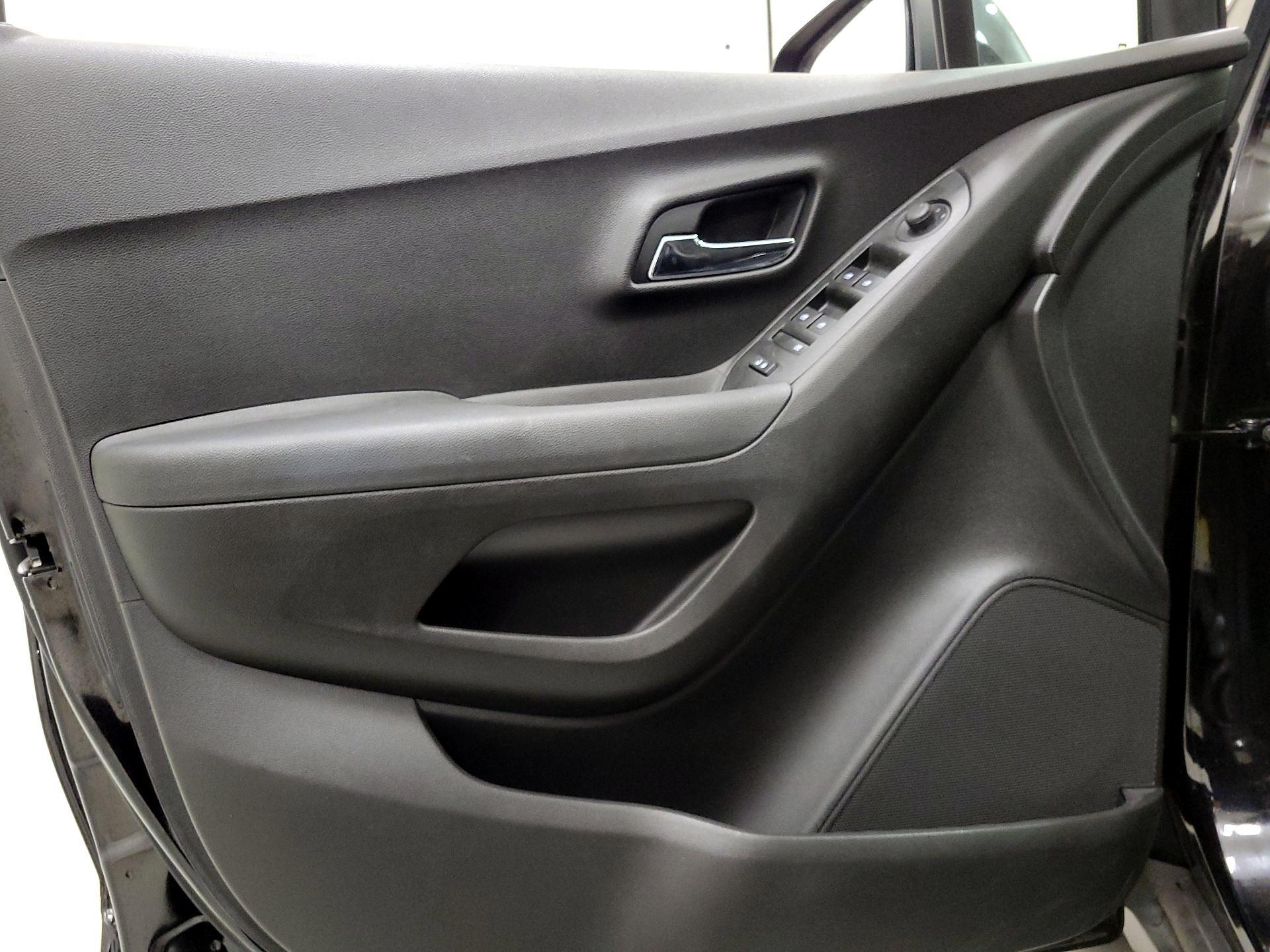 Thumbnail: 2019 Chevrolet Trax - 12