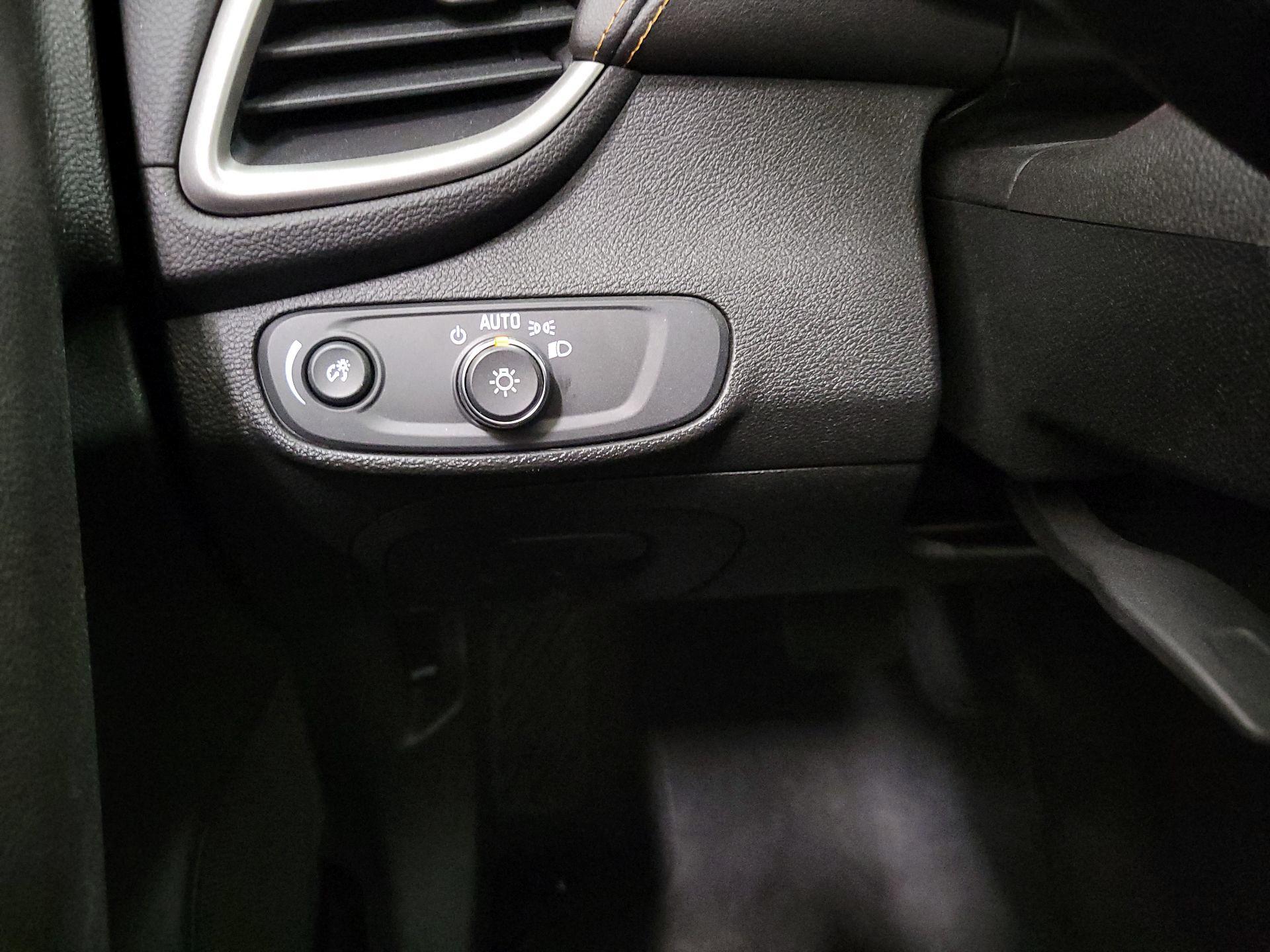 Thumbnail: 2019 Chevrolet Trax - 13