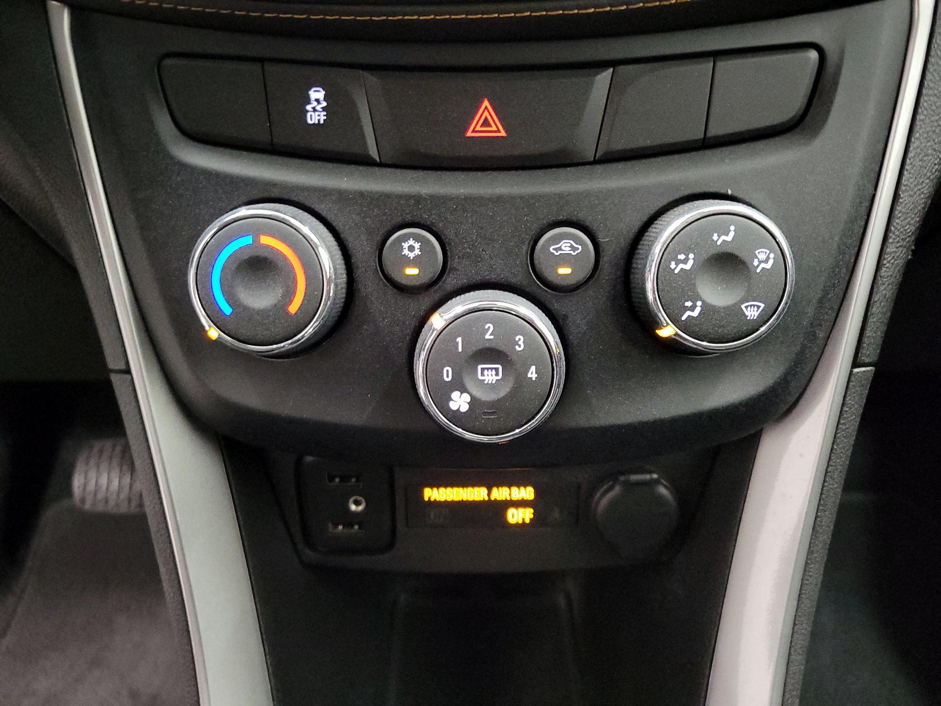Thumbnail: 2019 Chevrolet Trax - 16