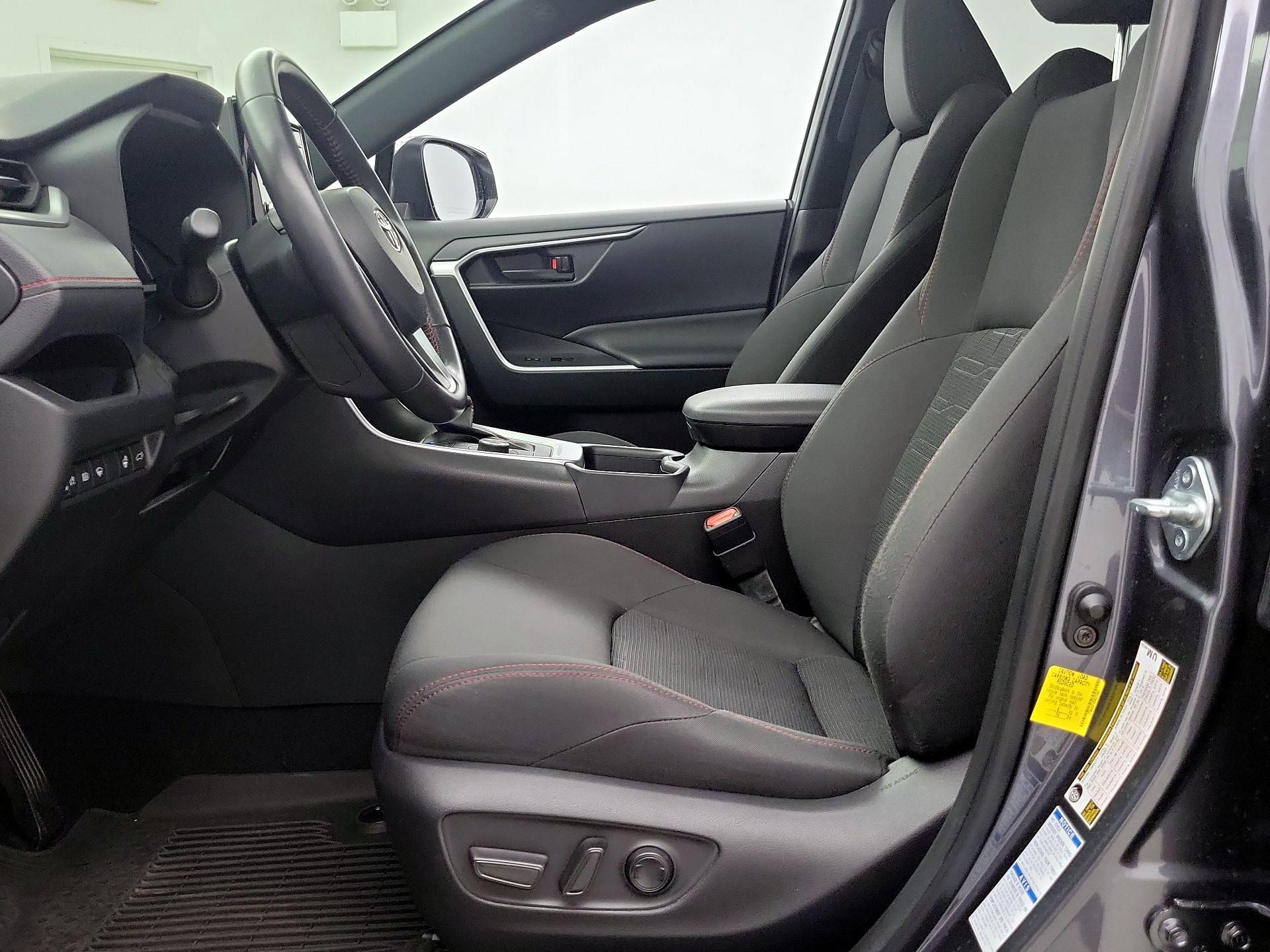 Thumbnail: 2021 Toyota RAV4 - 11