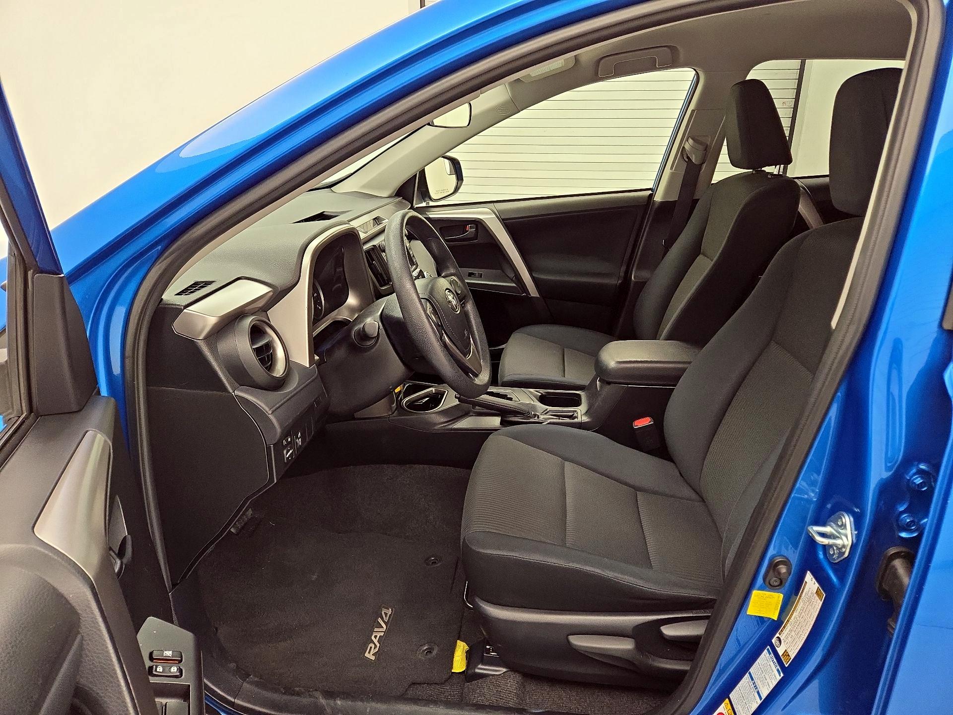 Thumbnail: 2016 Toyota RAV4 - 11