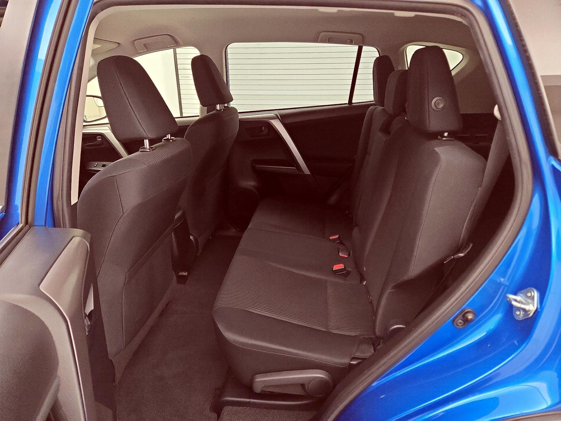 Thumbnail: 2016 Toyota RAV4 - 19