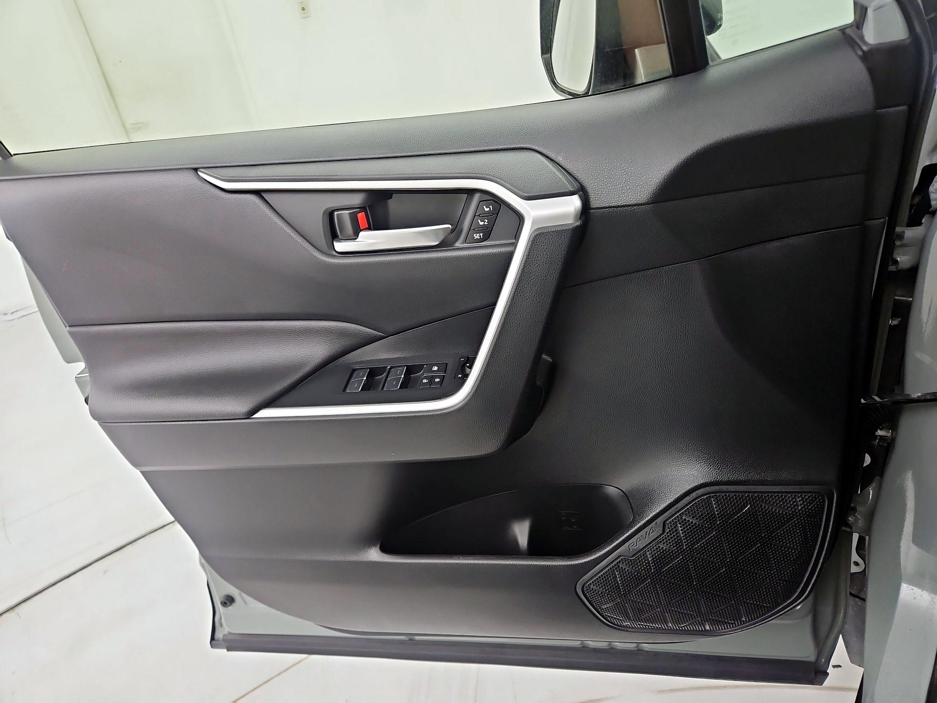 Thumbnail: 2023 Toyota RAV4 - 12