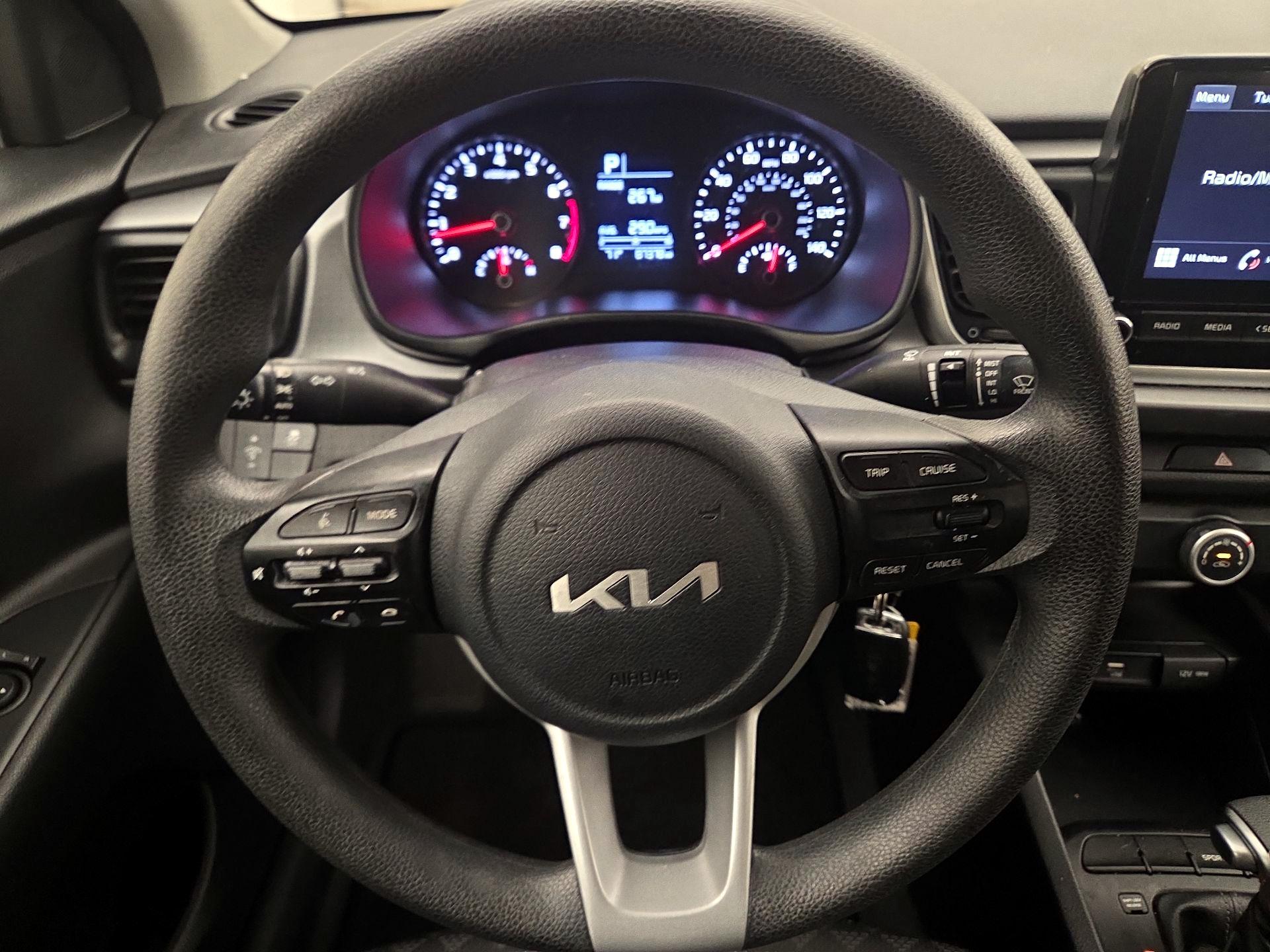 Thumbnail: 2022 Kia Rio - 10