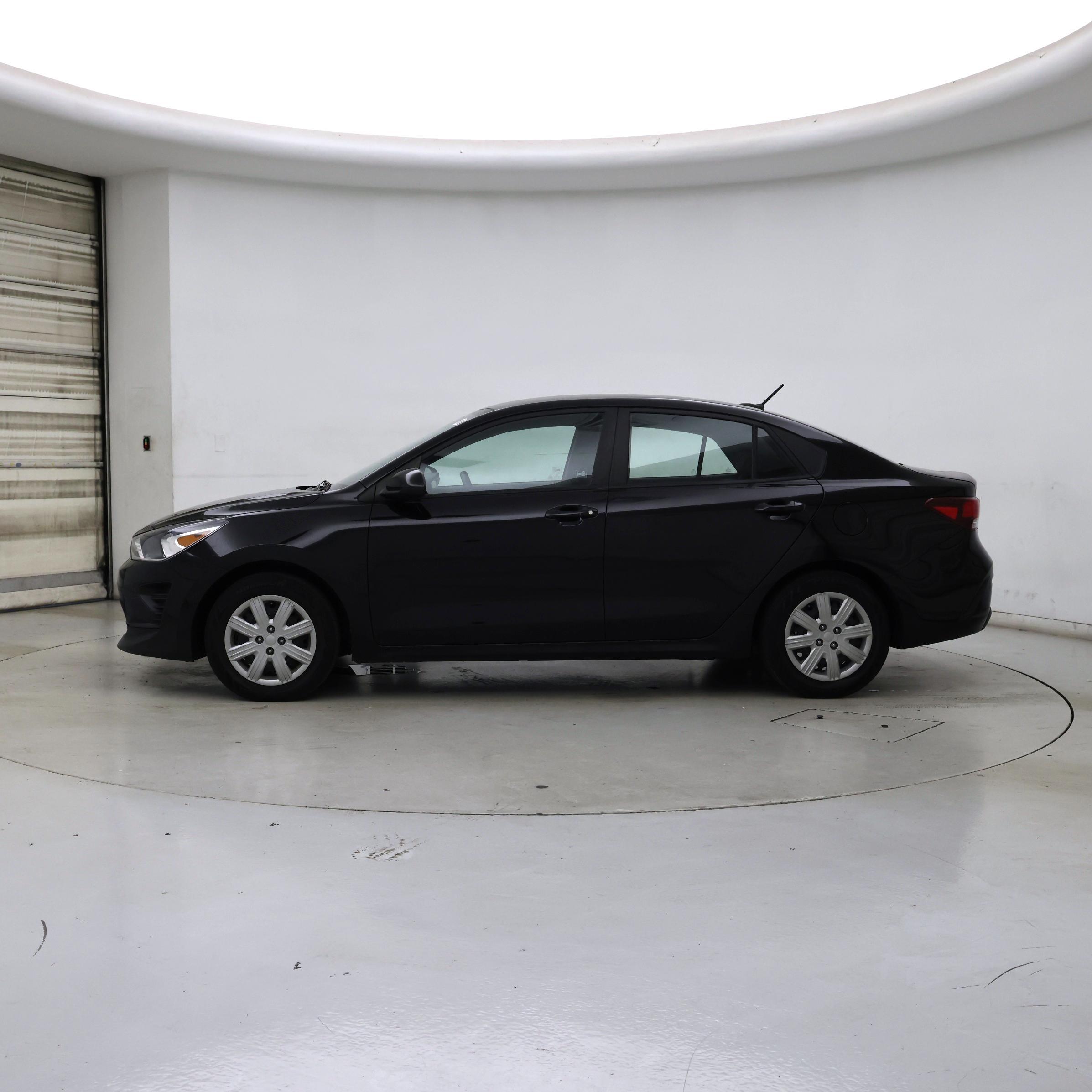 Thumbnail: 2022 Kia Rio - 3