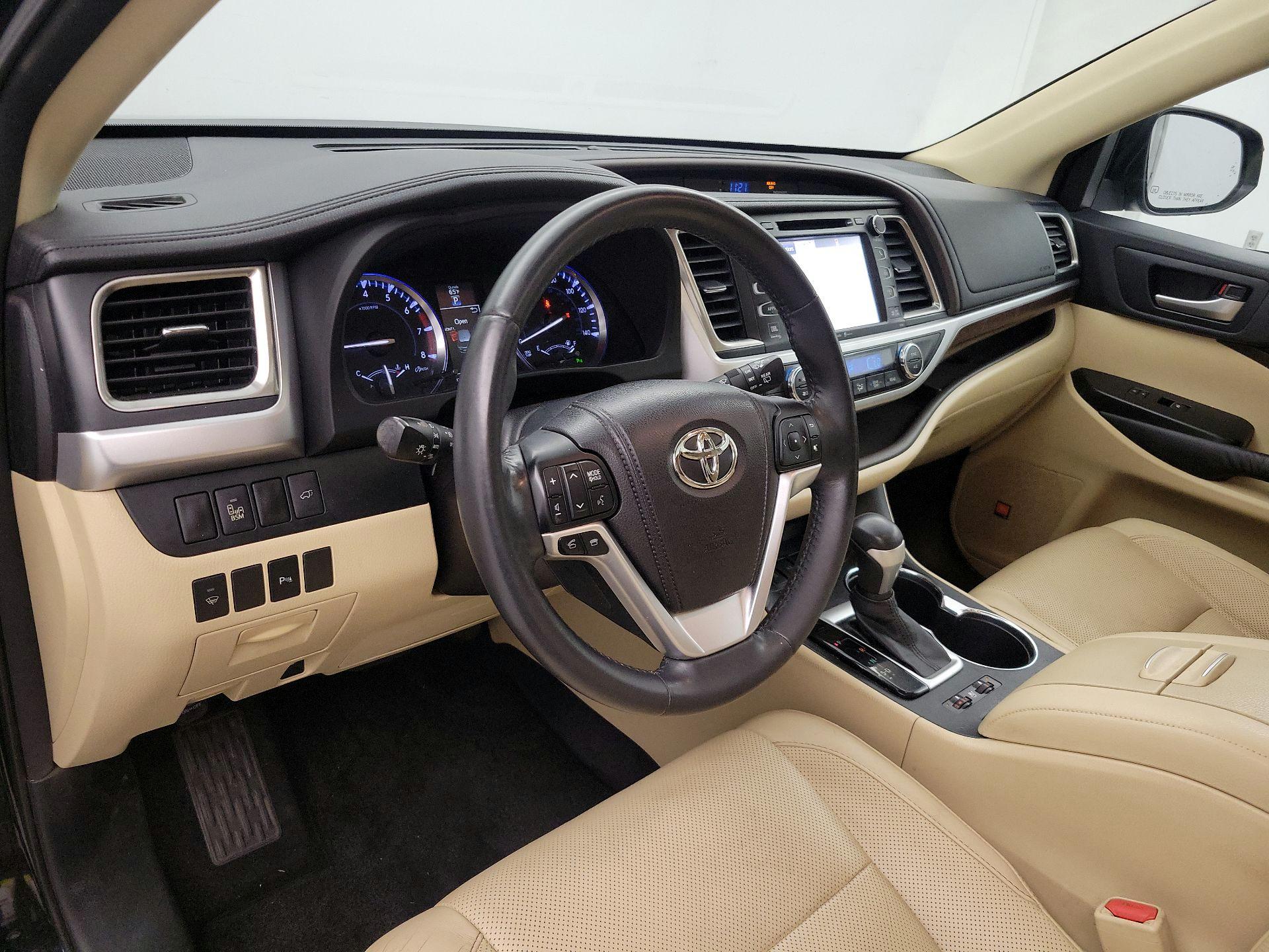 Thumbnail: 2014 Toyota Highlander - 9