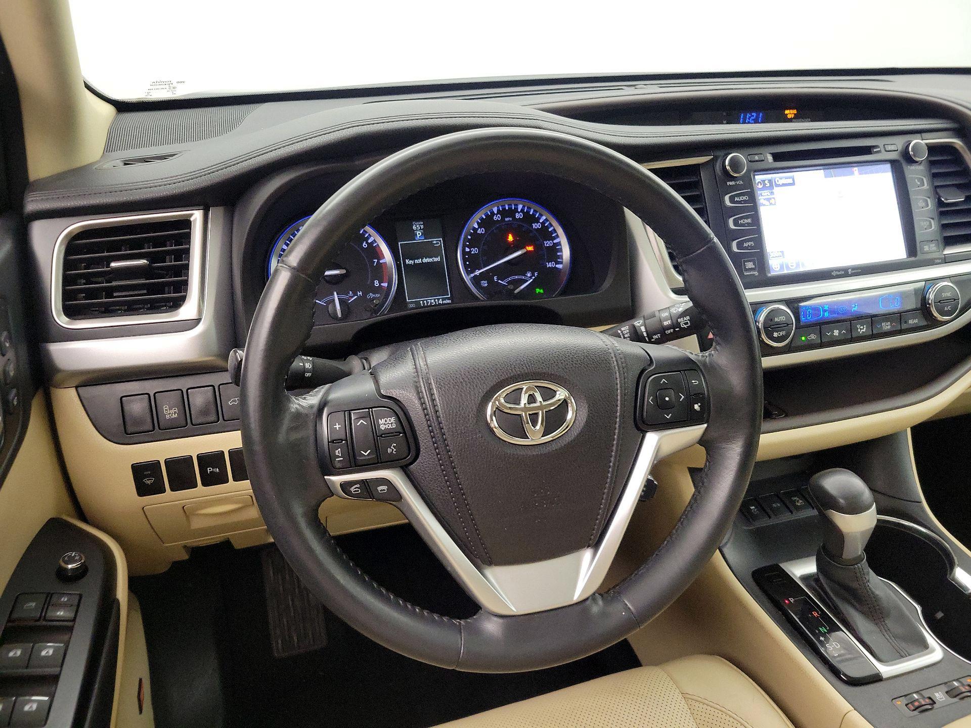 Thumbnail: 2014 Toyota Highlander - 10