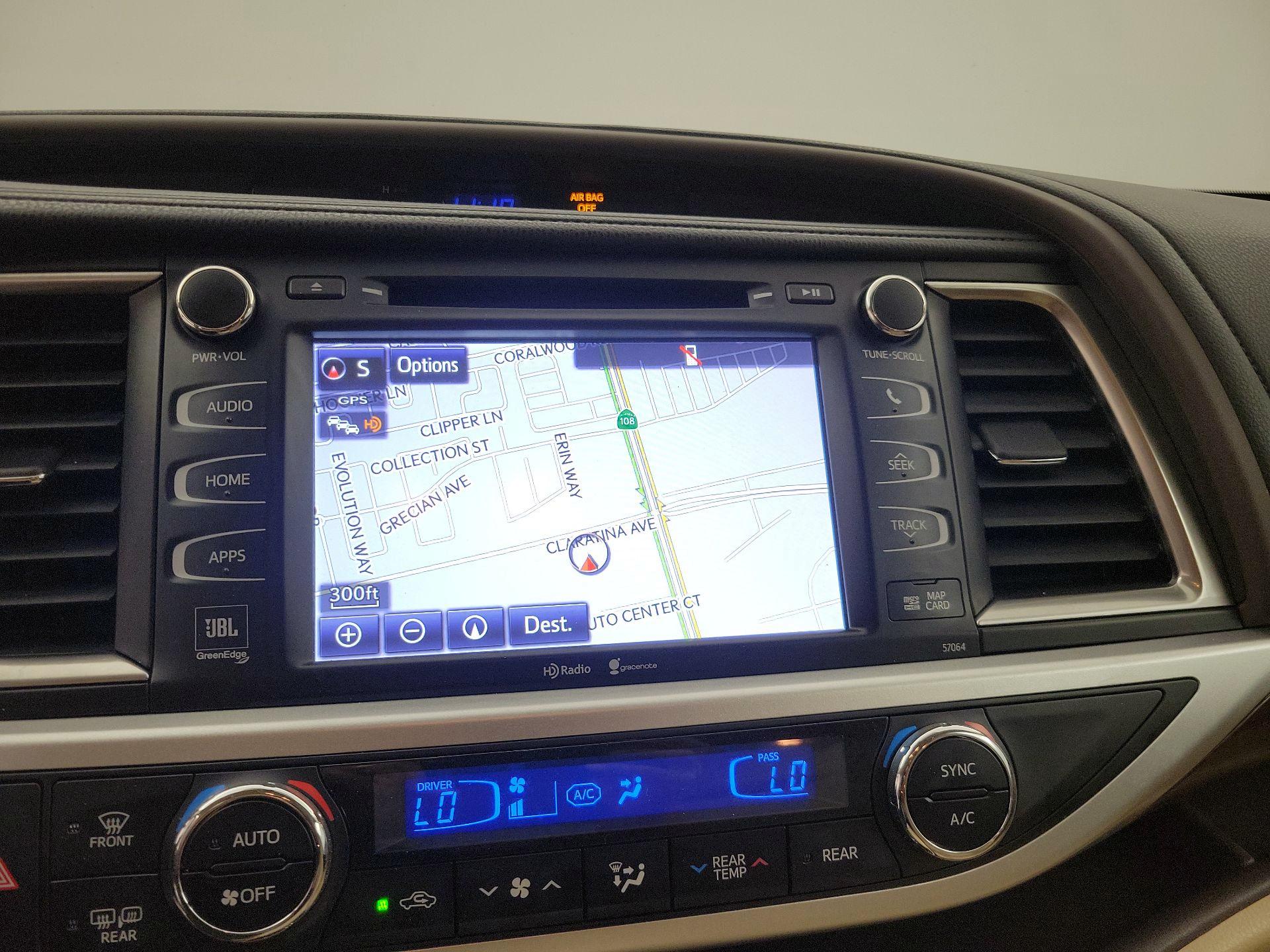 Thumbnail: 2014 Toyota Highlander - 14