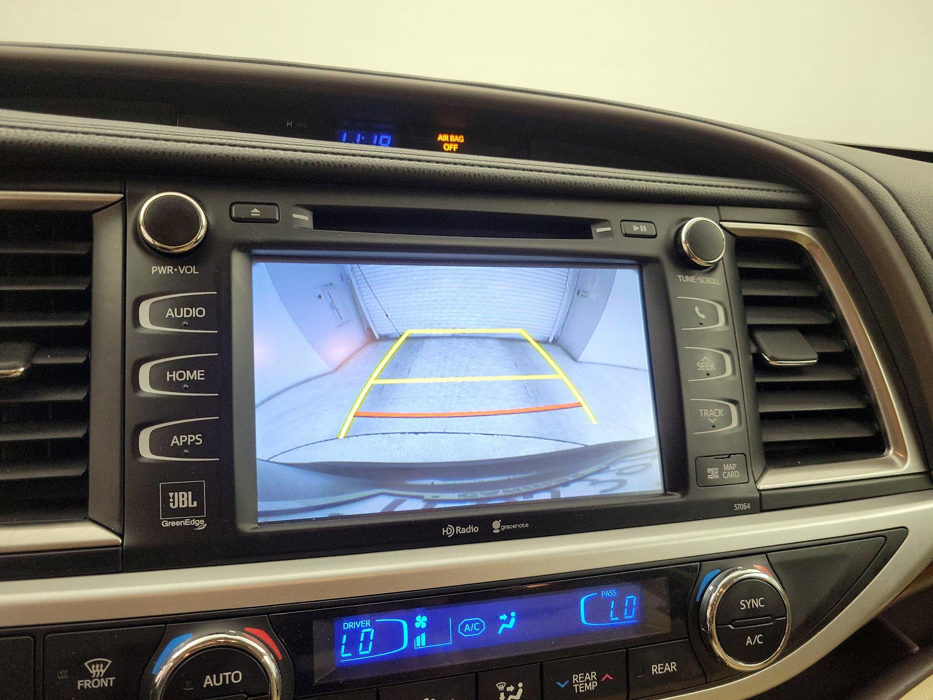 Thumbnail: 2014 Toyota Highlander - 15
