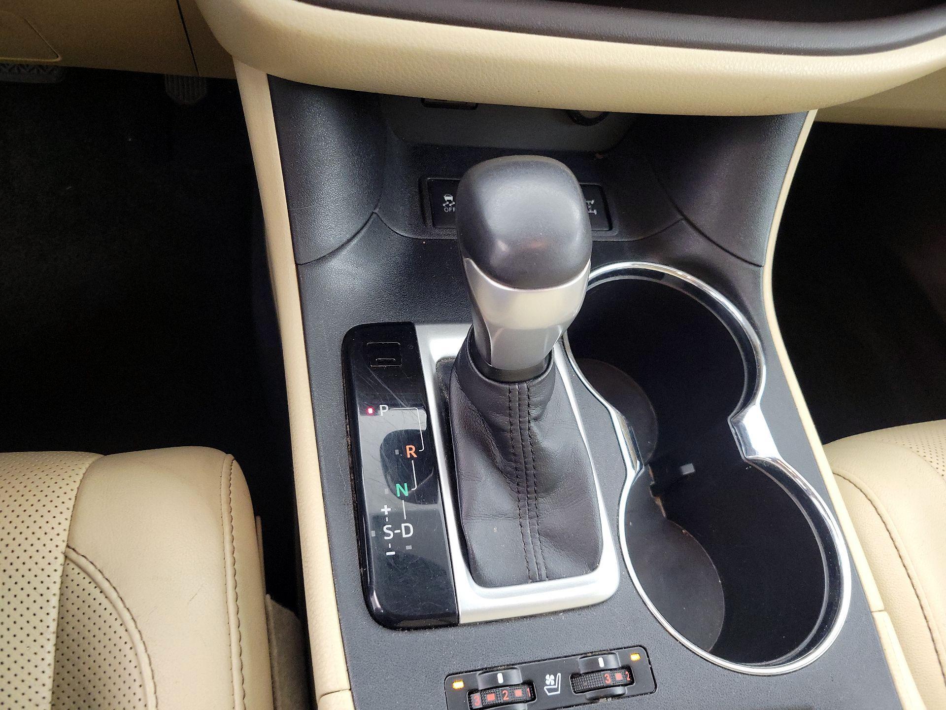 Thumbnail: 2014 Toyota Highlander - 18