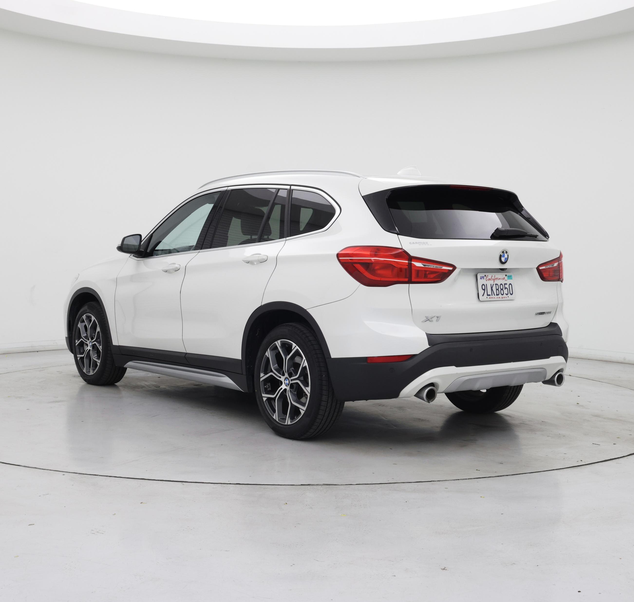 Thumbnail: 2021 BMW X1 - 2