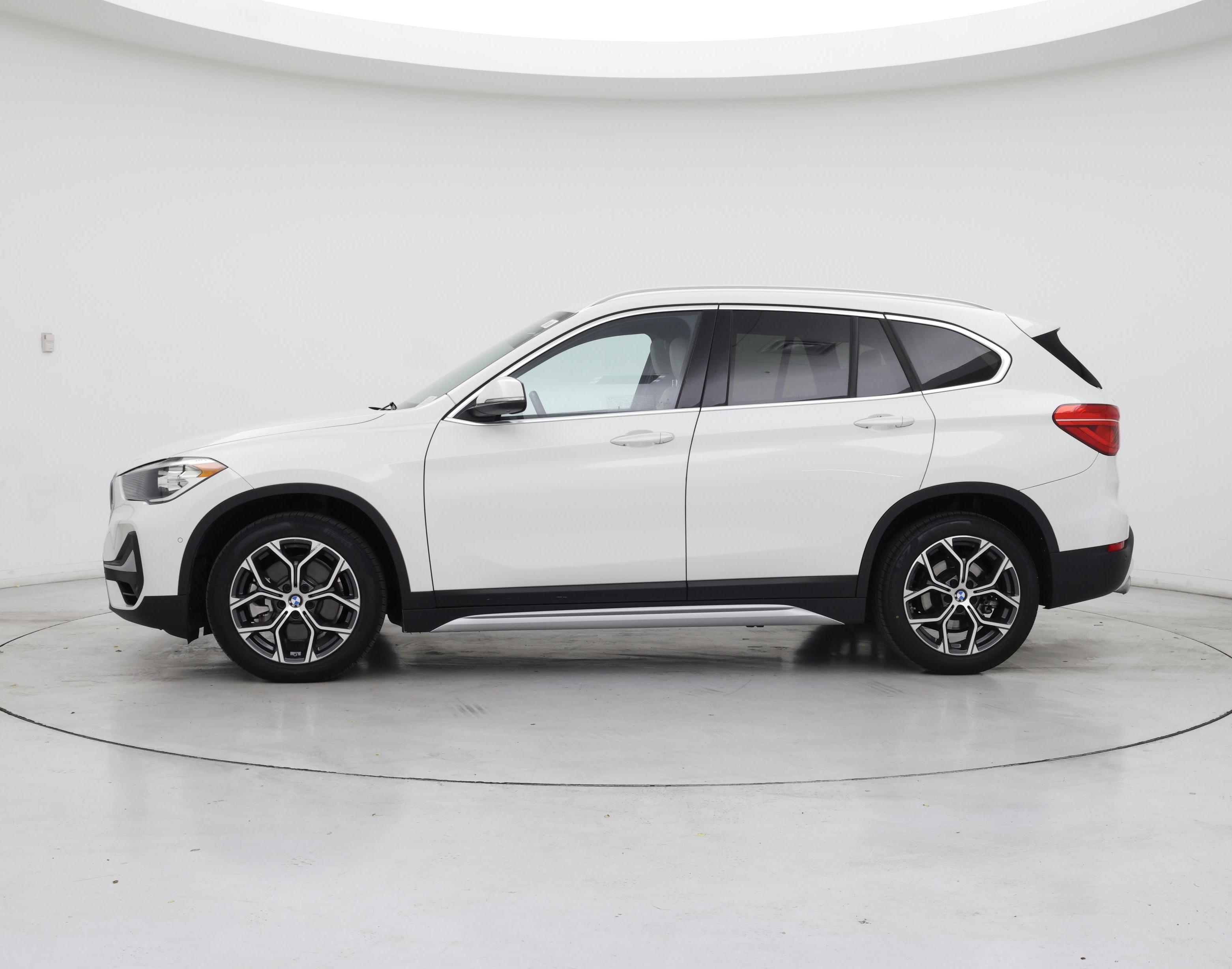 Thumbnail: 2021 BMW X1 - 3