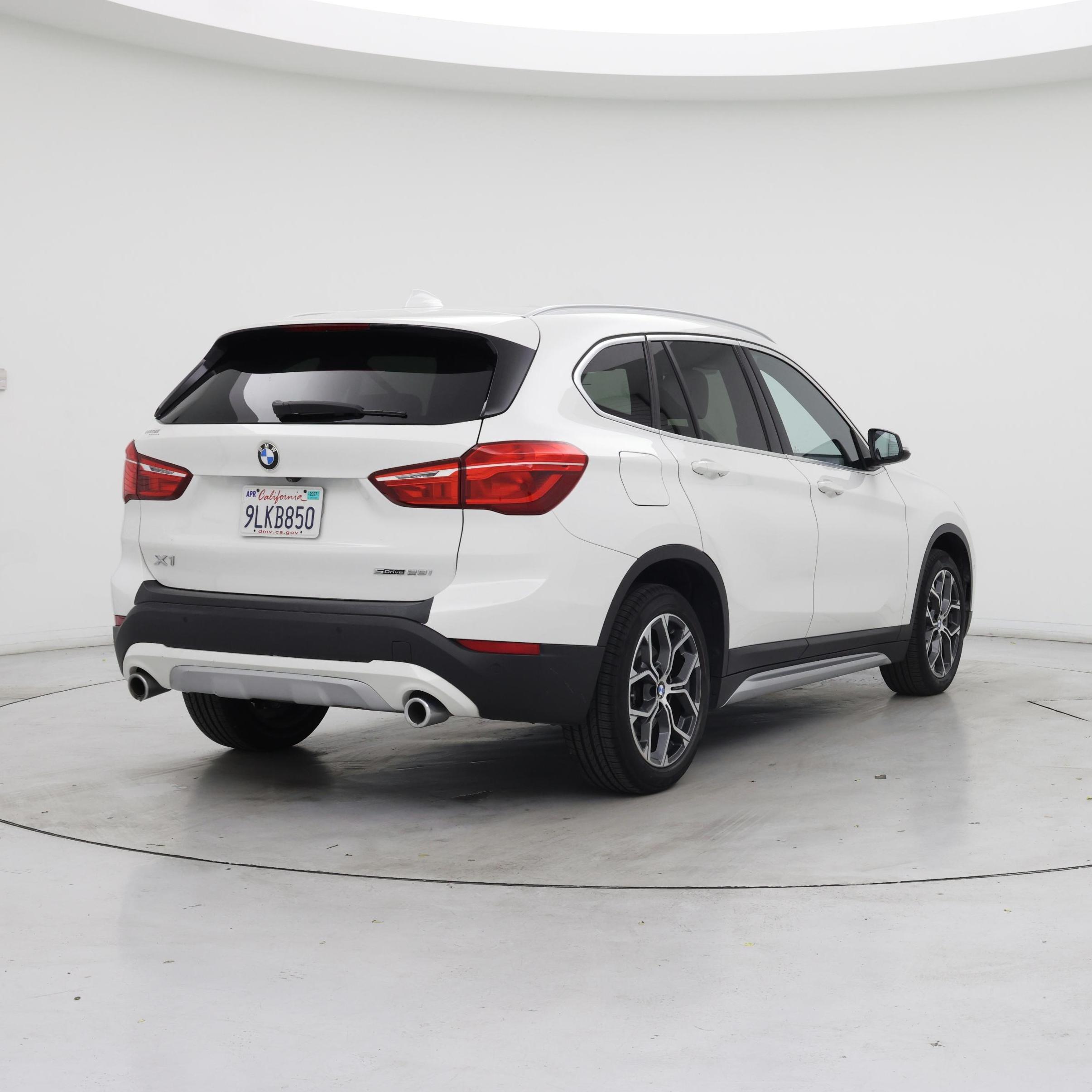 Thumbnail: 2021 BMW X1 - 8