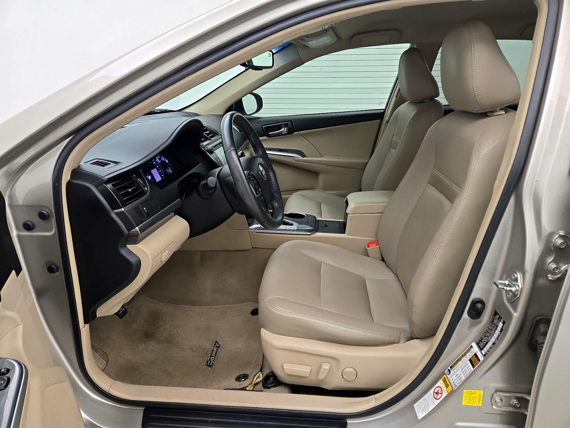 Thumbnail: 2014 Toyota Camry - 11