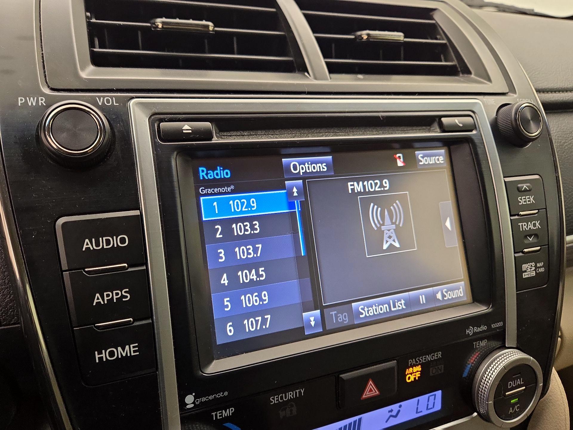 Thumbnail: 2014 Toyota Camry - 15