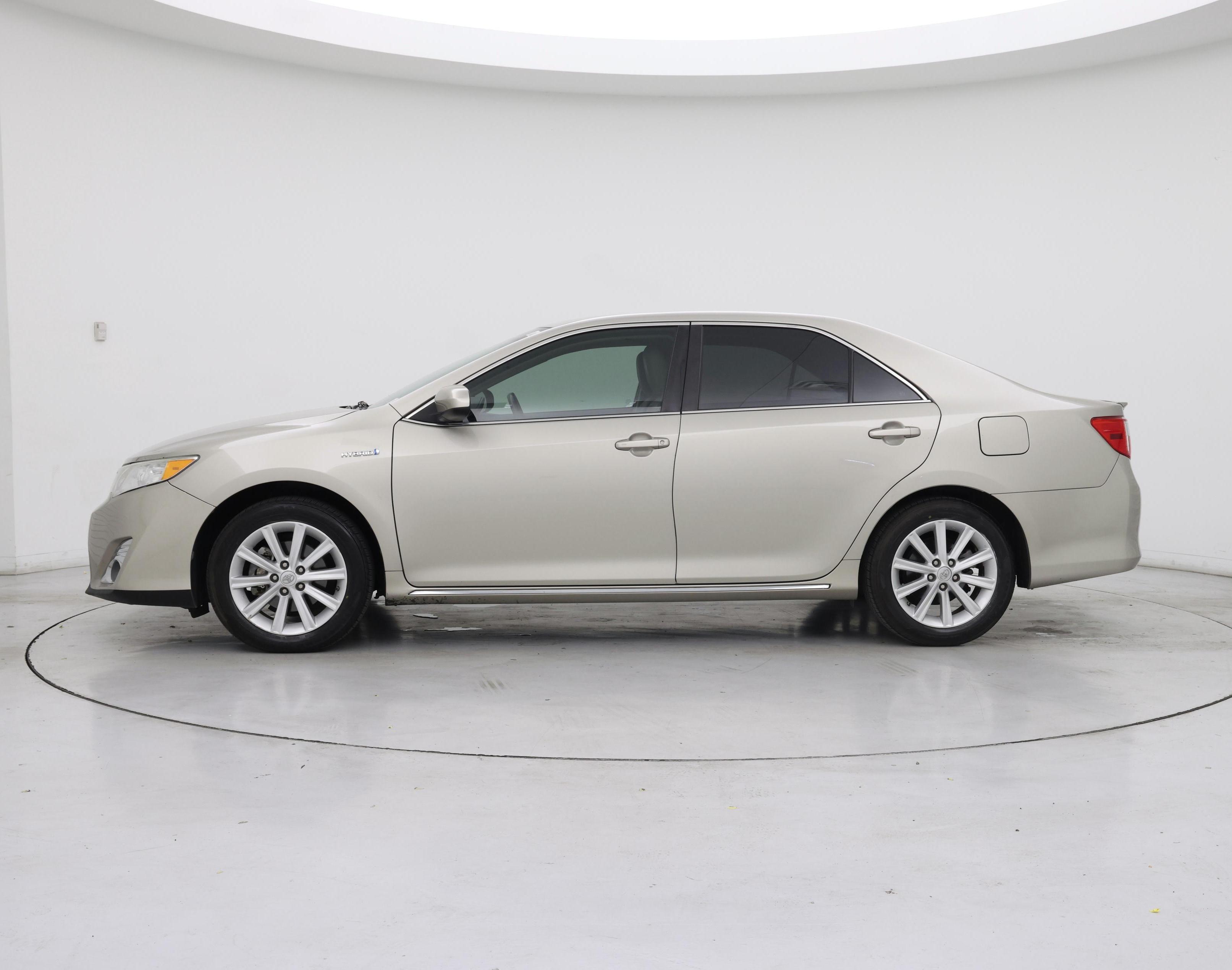 Thumbnail: 2014 Toyota Camry - 3