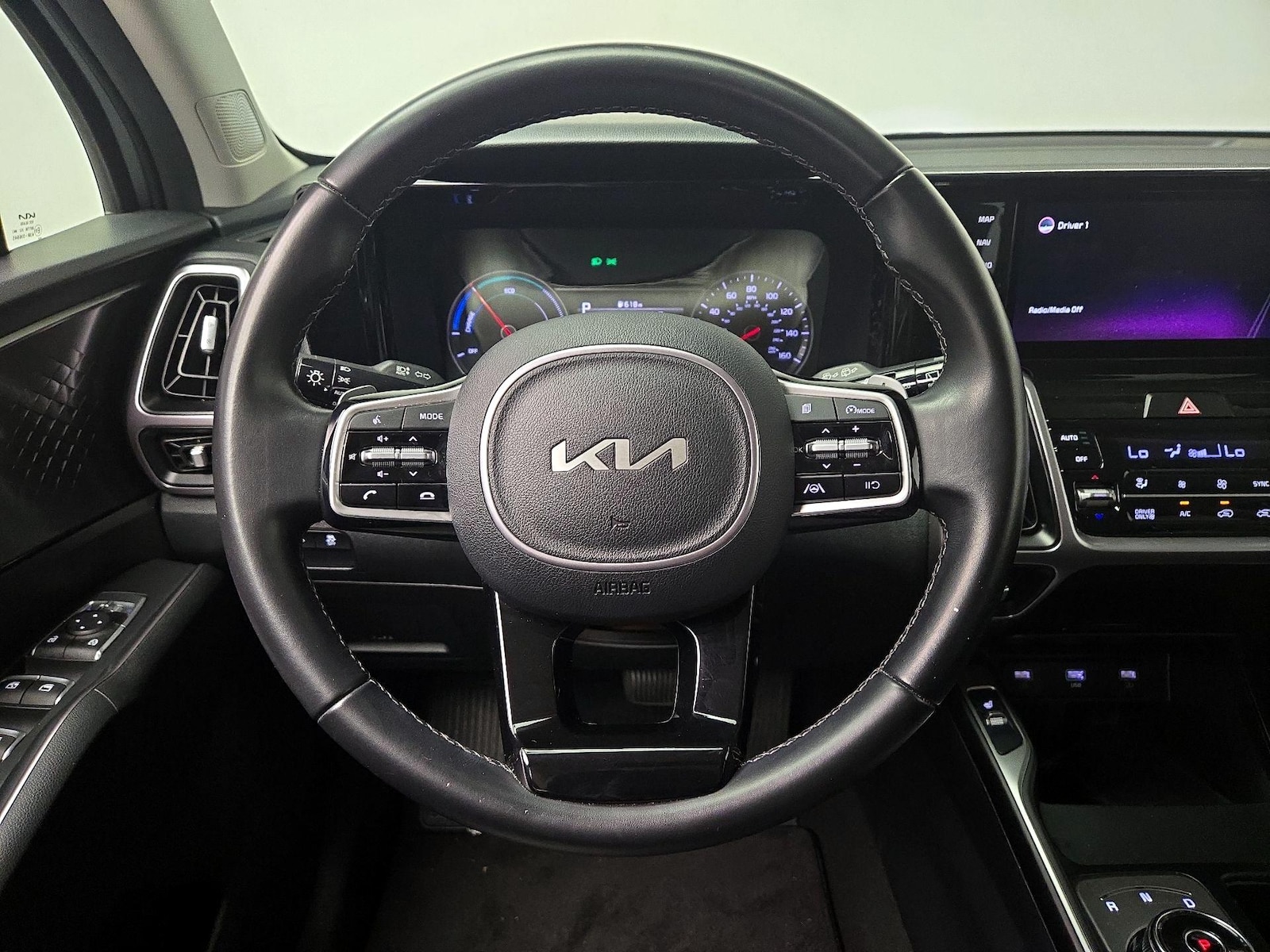 2022 Kia Sorento S Hybrid - Photo 11