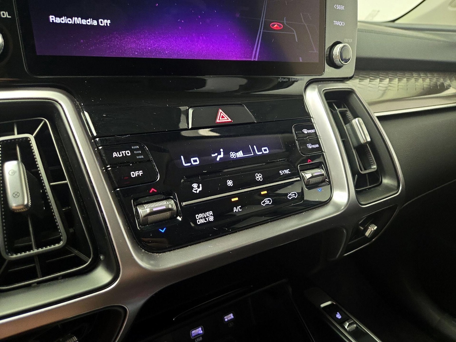 2022 Kia Sorento S Hybrid - Photo 18