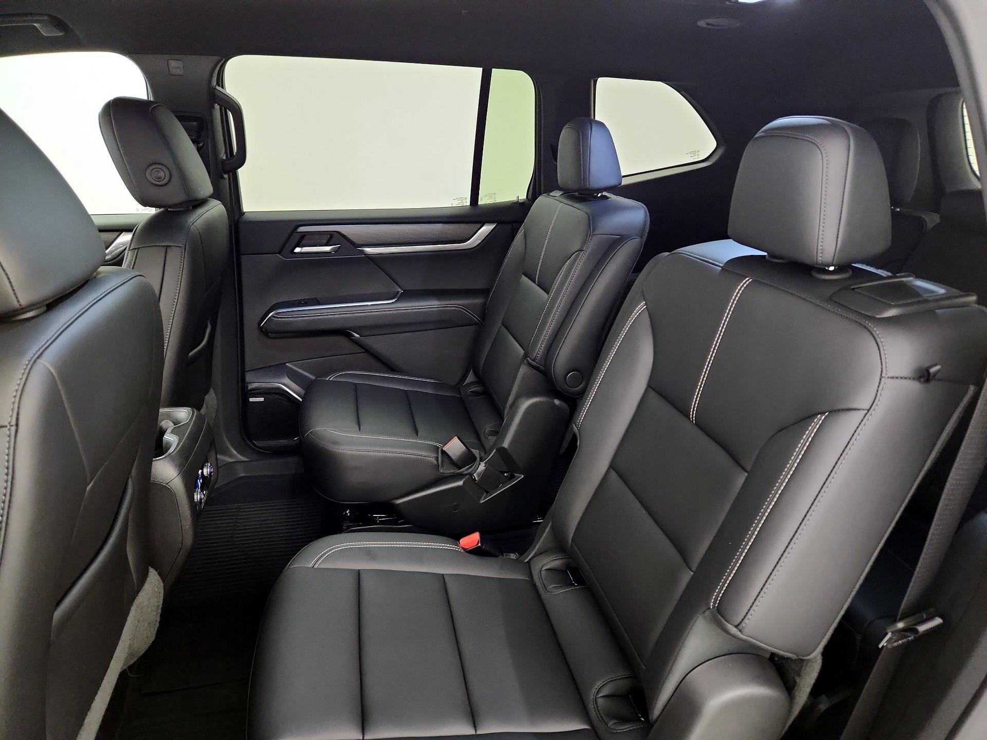 Thumbnail: 2025 GMC Acadia - 18