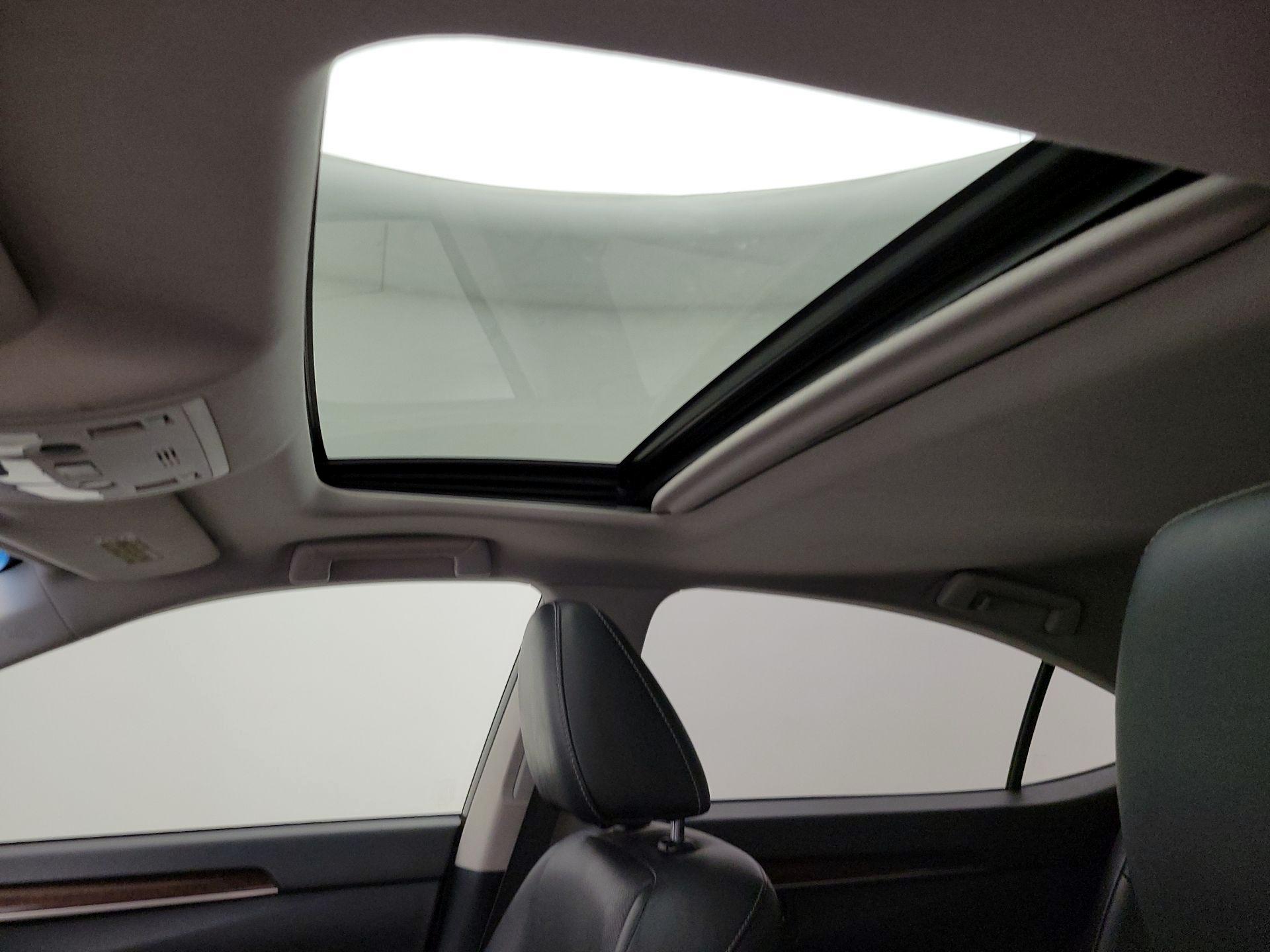Thumbnail: 2015 Lexus ES - 16