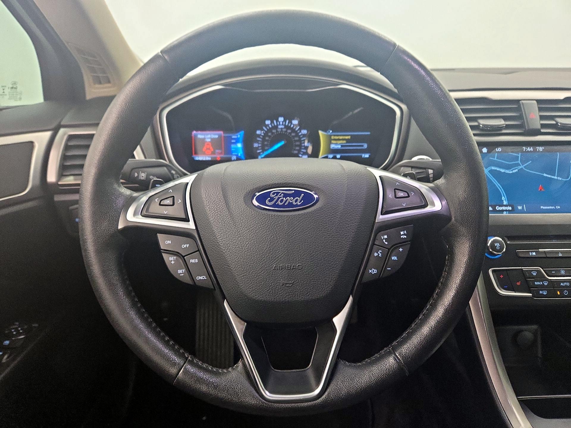 Thumbnail: 2017 Ford Fusion - 10