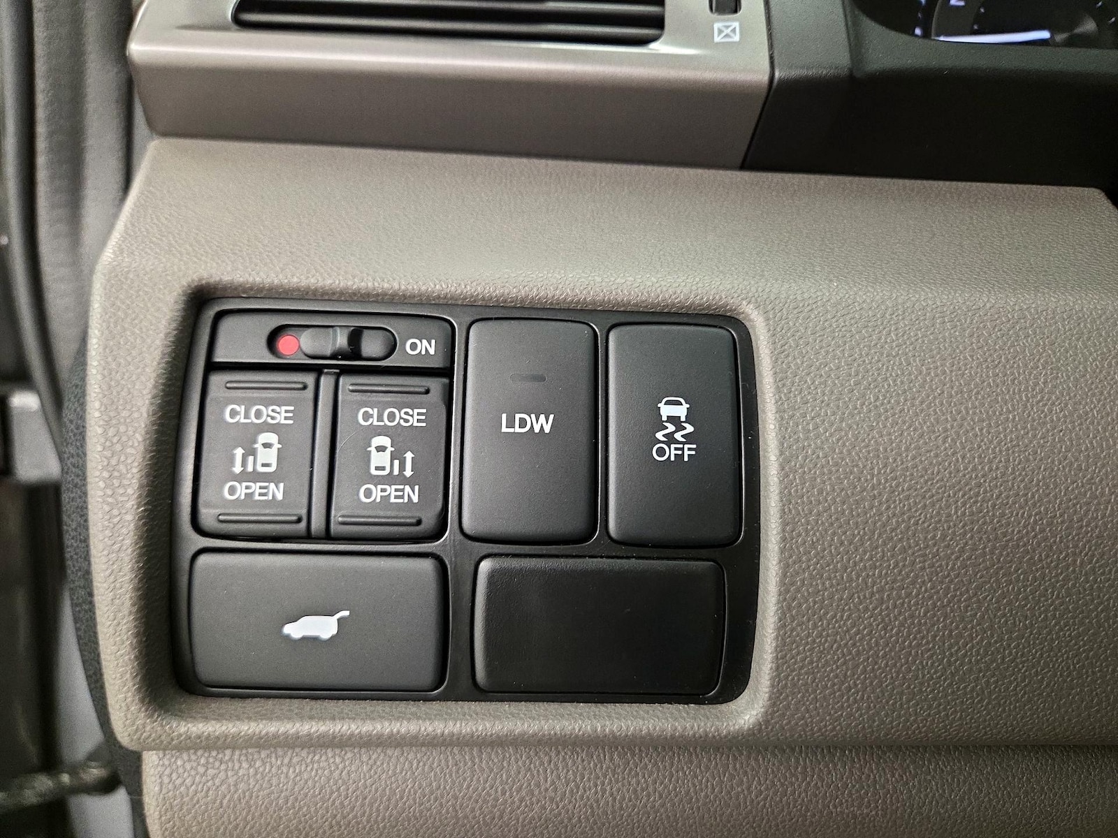 2017 Honda Odyssey EX-L - Photo 14