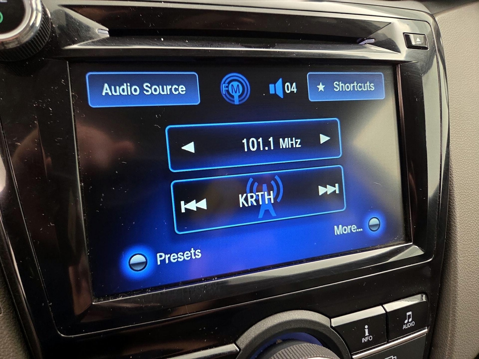 2017 Honda Odyssey EX-L - Photo 17