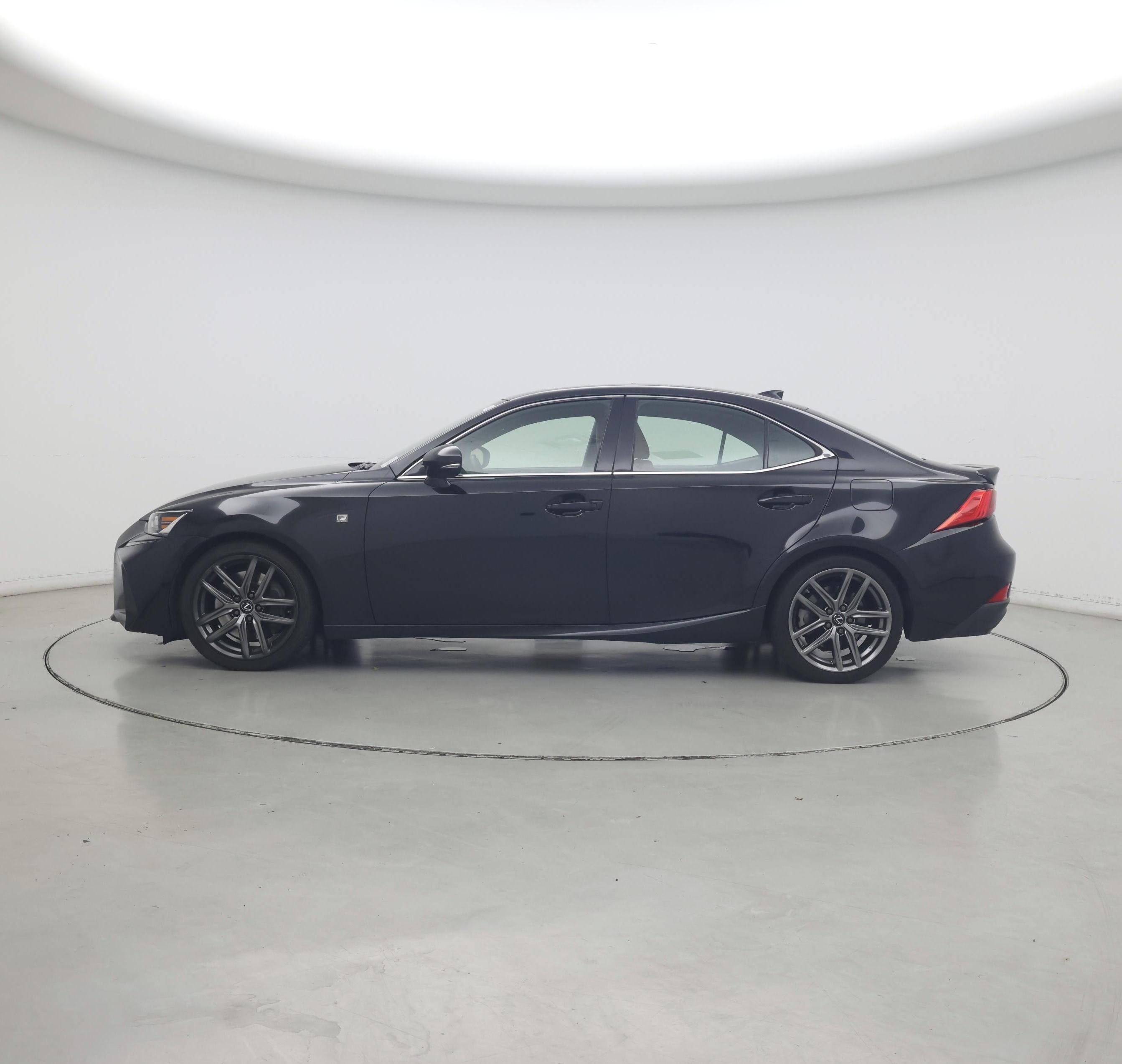 Thumbnail: 2020 Lexus IS - 3