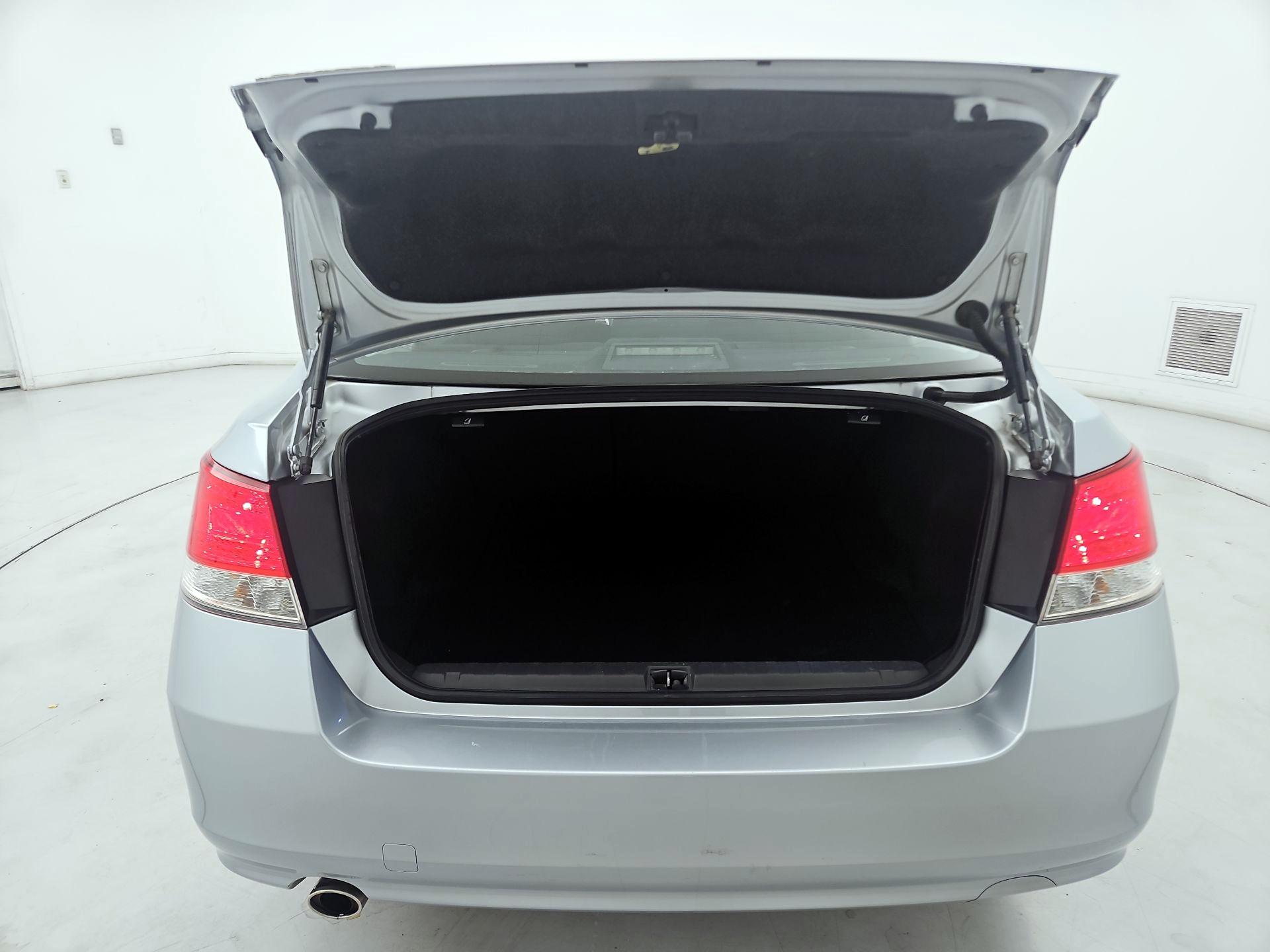 Thumbnail: 2014 Subaru Legacy - 18