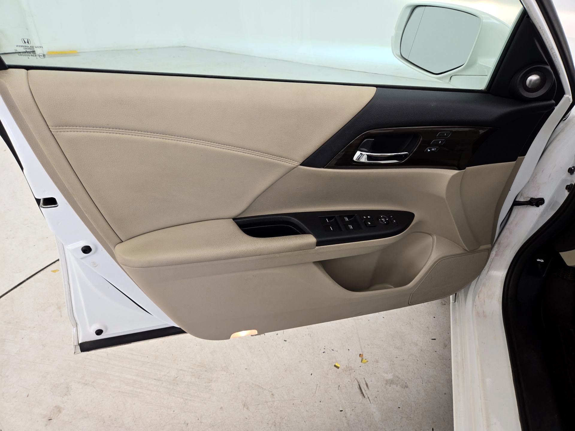Thumbnail: 2016 Honda Accord - 12