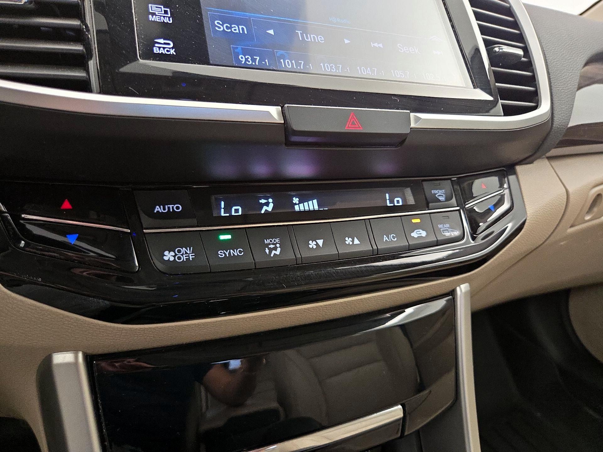 Thumbnail: 2016 Honda Accord - 16