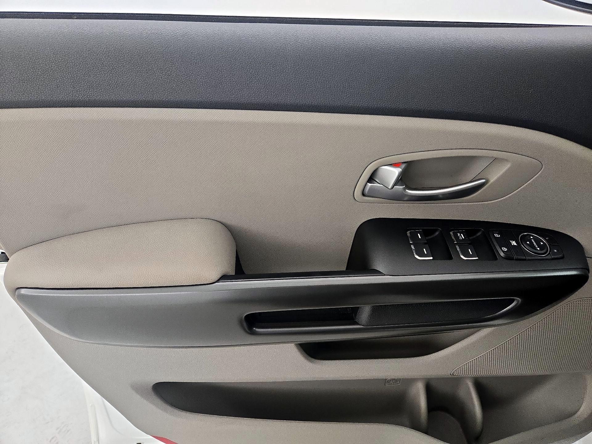 Thumbnail: 2020 Kia Sedona - 12