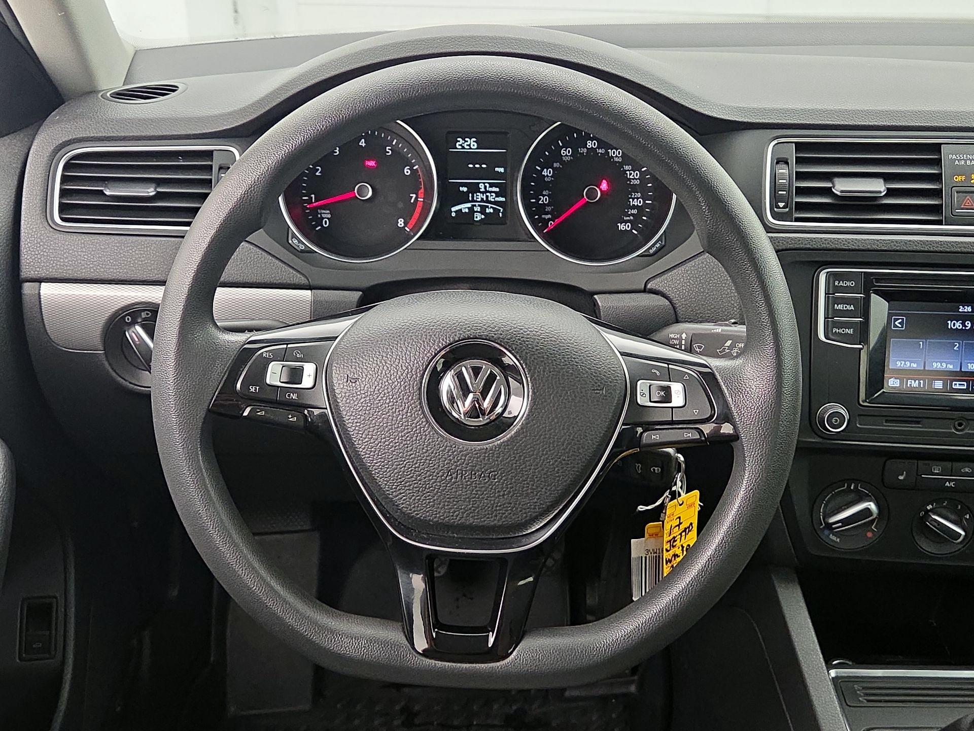 Thumbnail: 2017 Volkswagen Jetta - 10