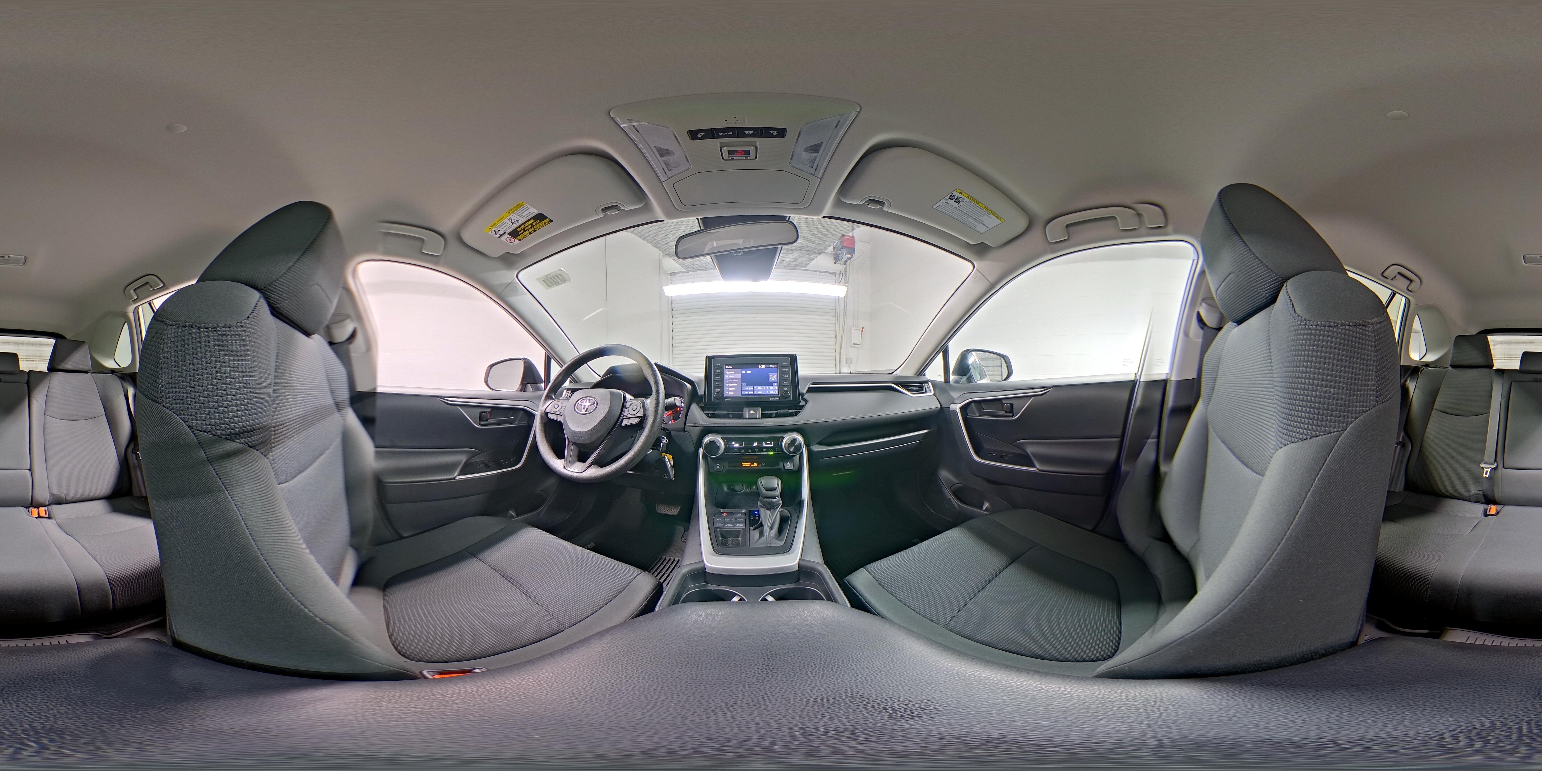 2020 Toyota RAV4 LE - Photo 24