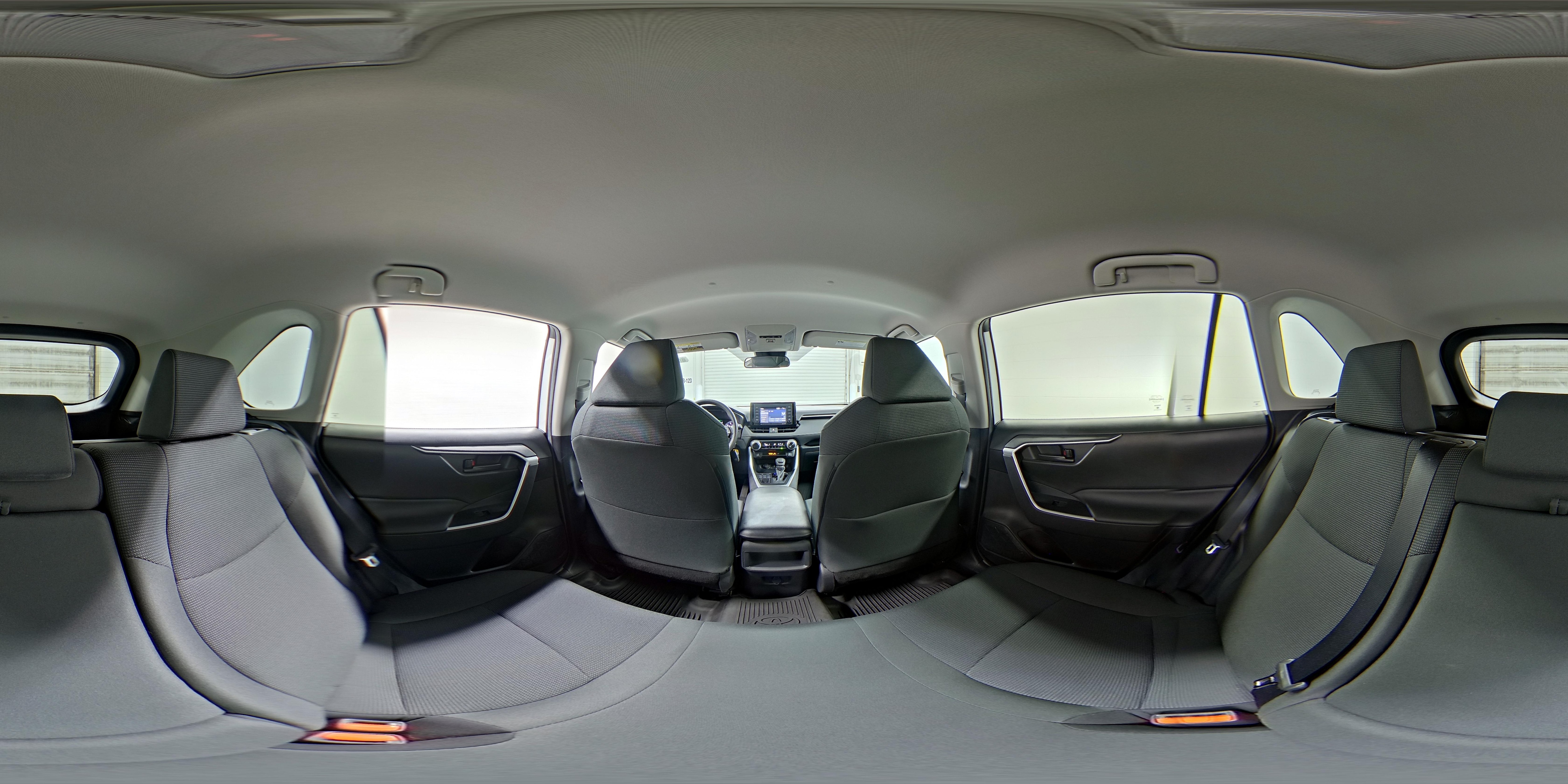 2020 Toyota RAV4 LE - Photo 25