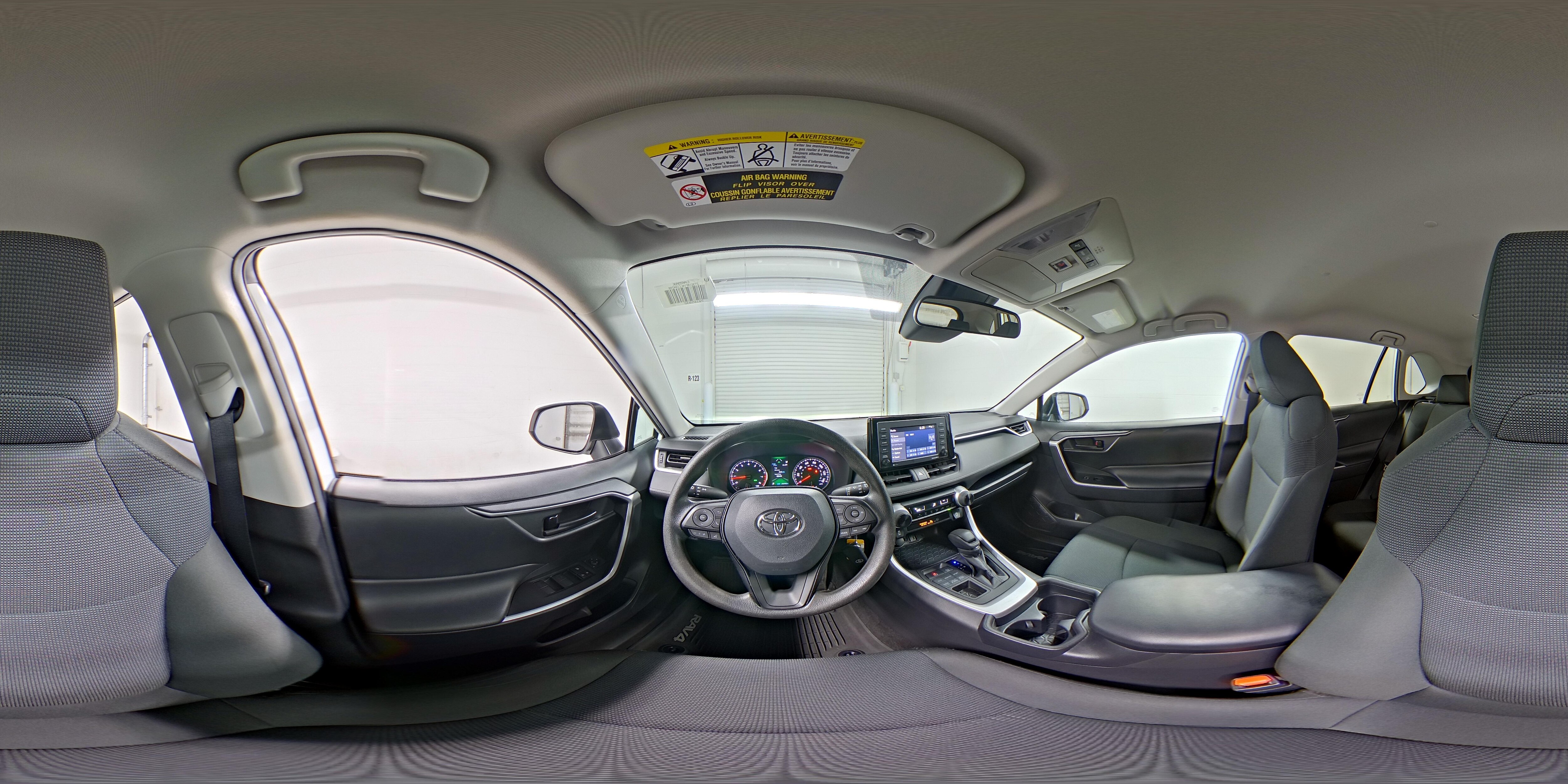 2020 Toyota RAV4 LE - Photo 26