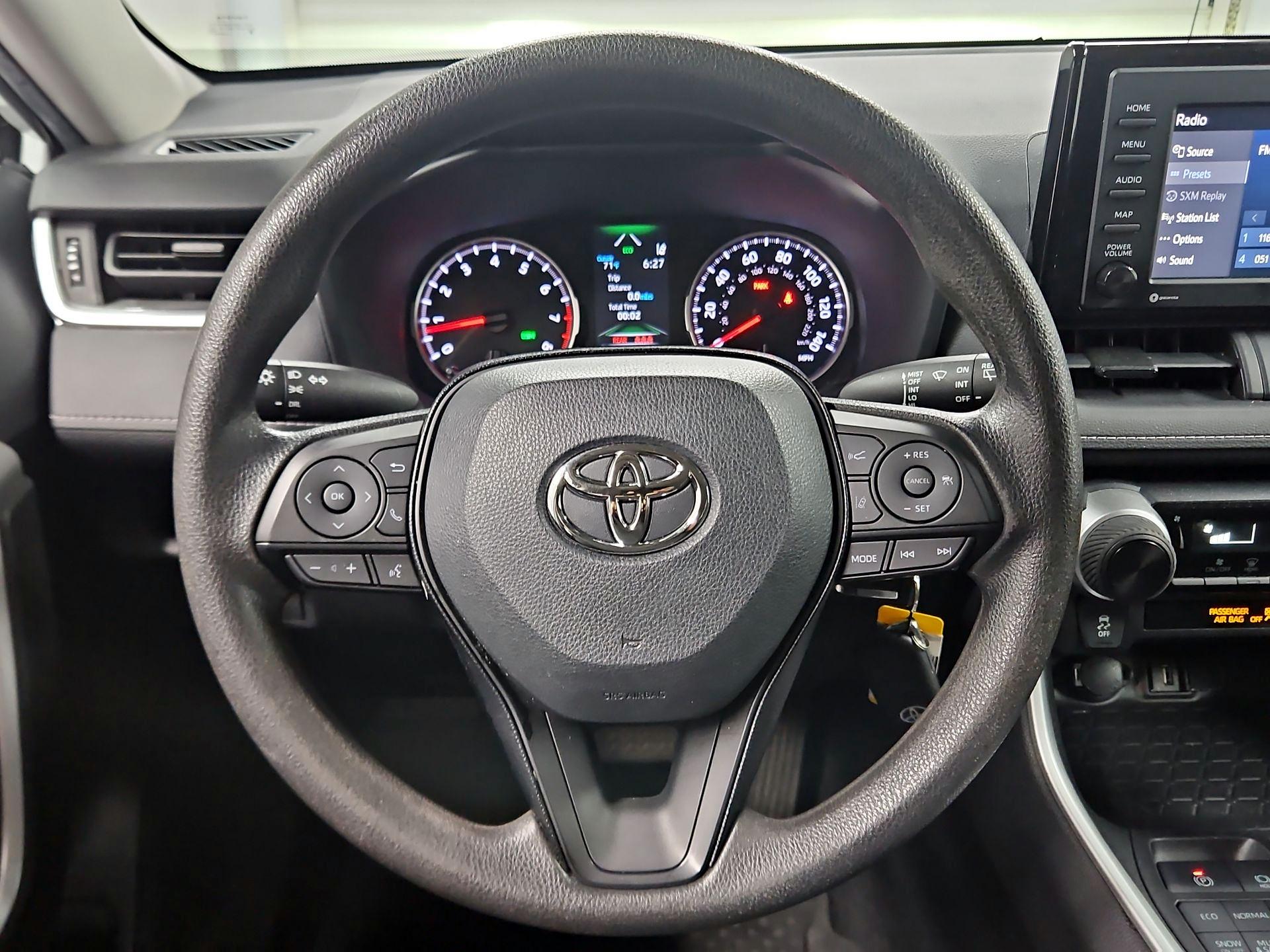 Thumbnail: 2020 Toyota RAV4 - 10