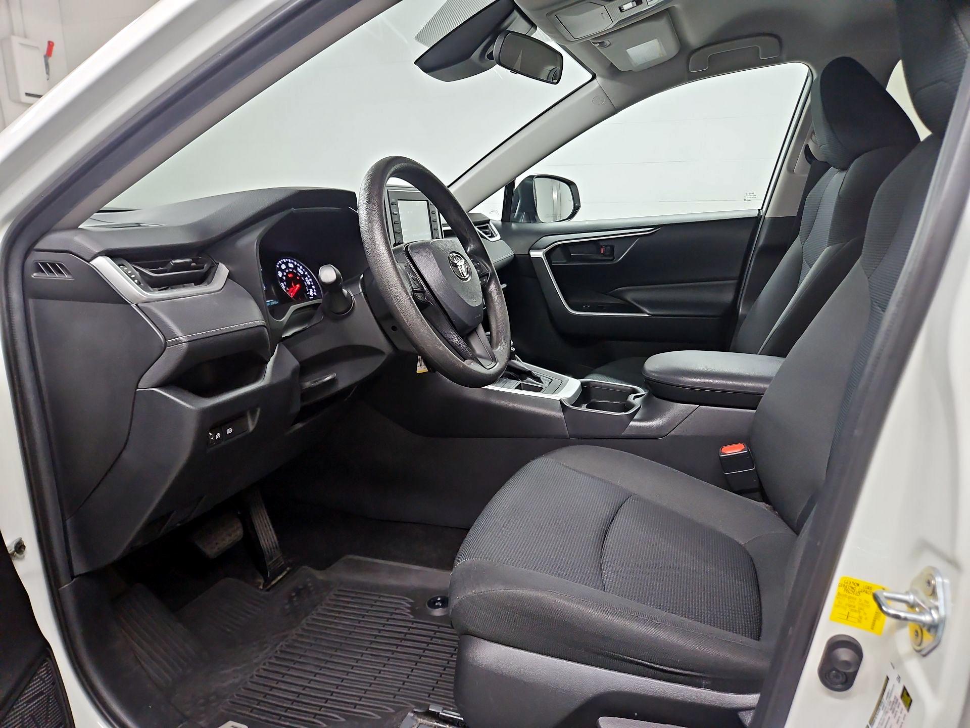 Thumbnail: 2020 Toyota RAV4 - 11