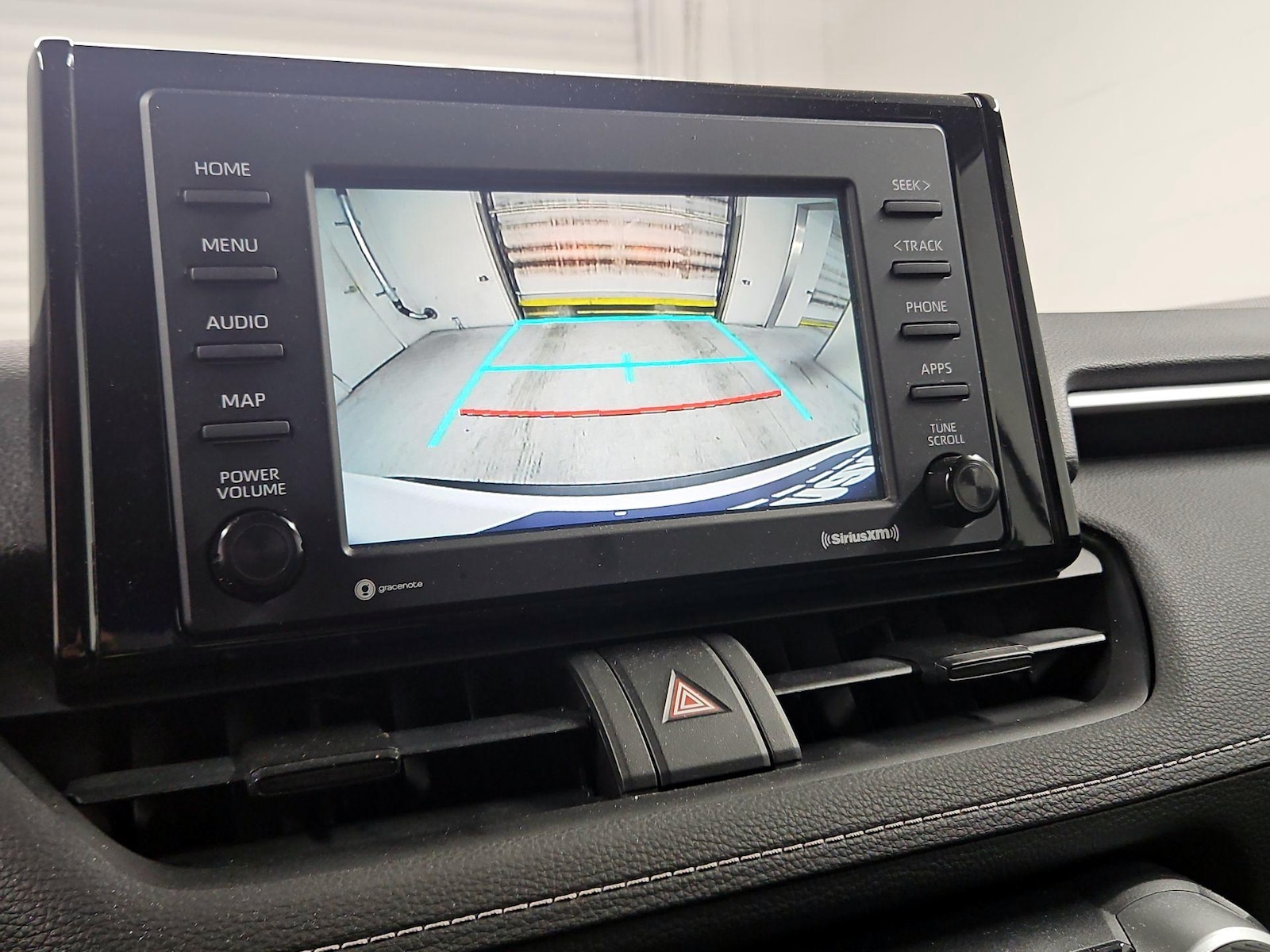 2020 Toyota RAV4 LE - Photo 15