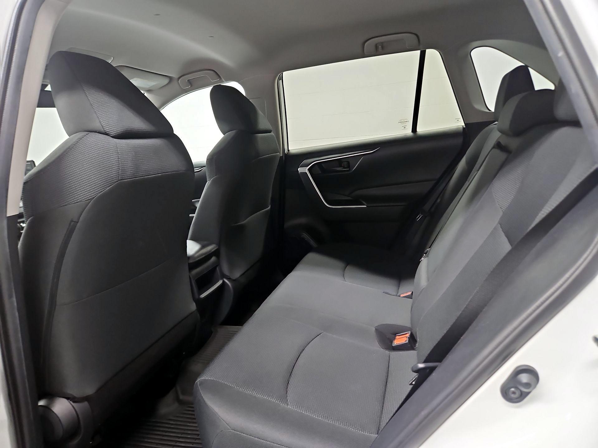 Thumbnail: 2020 Toyota RAV4 - 19