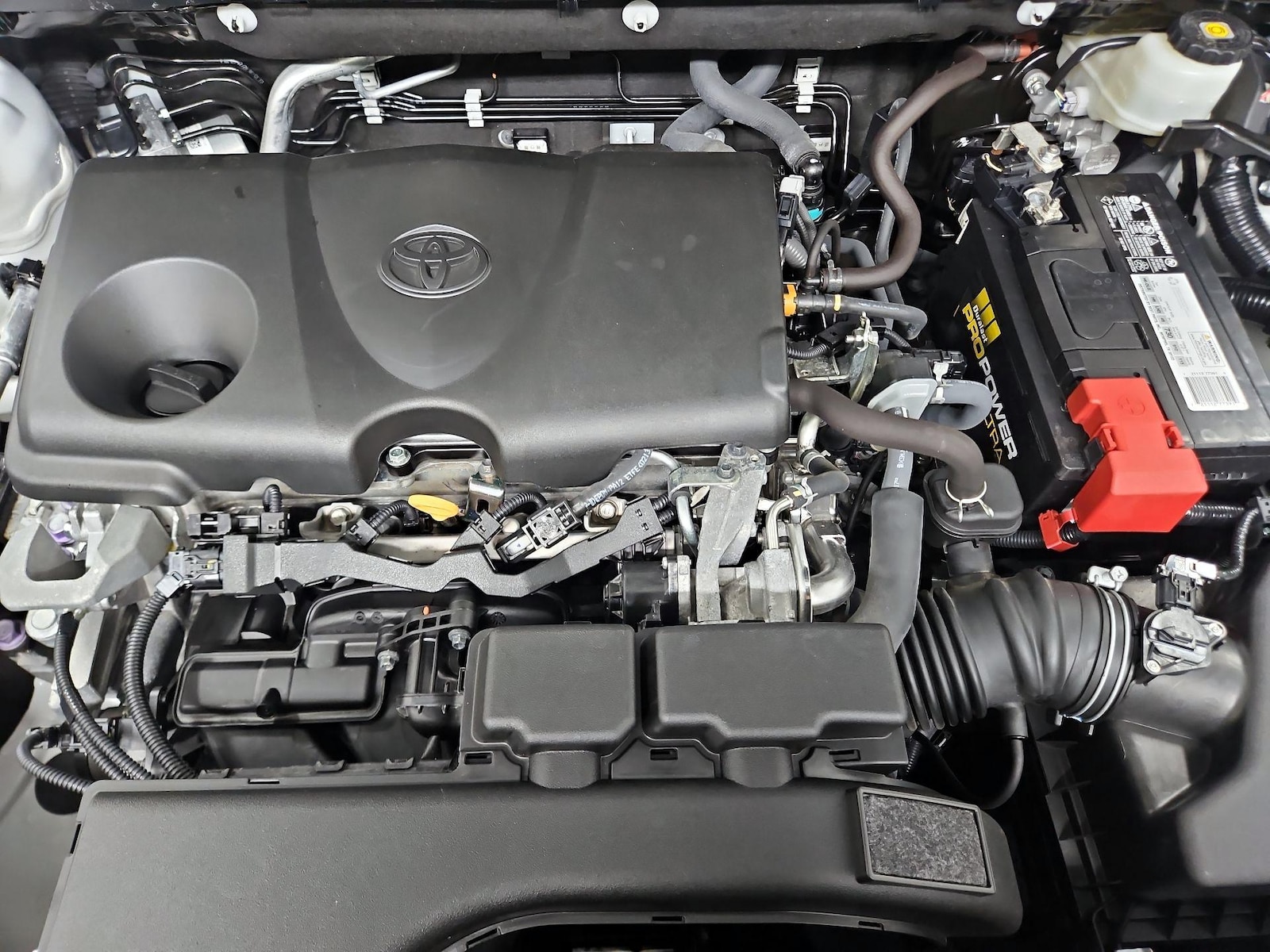 2020 Toyota RAV4 LE - Photo 22