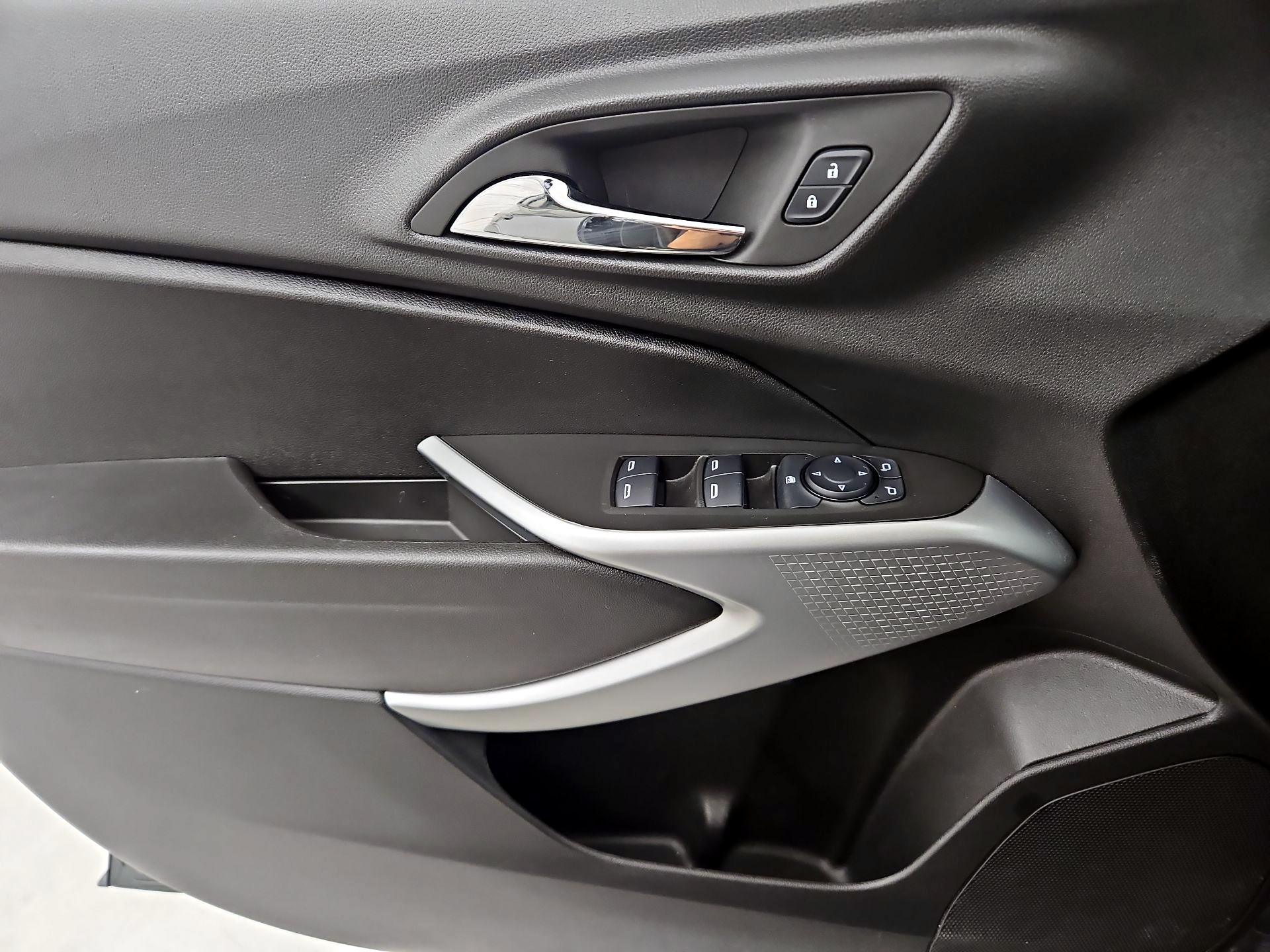 Thumbnail: 2025 Chevrolet Trax - 12