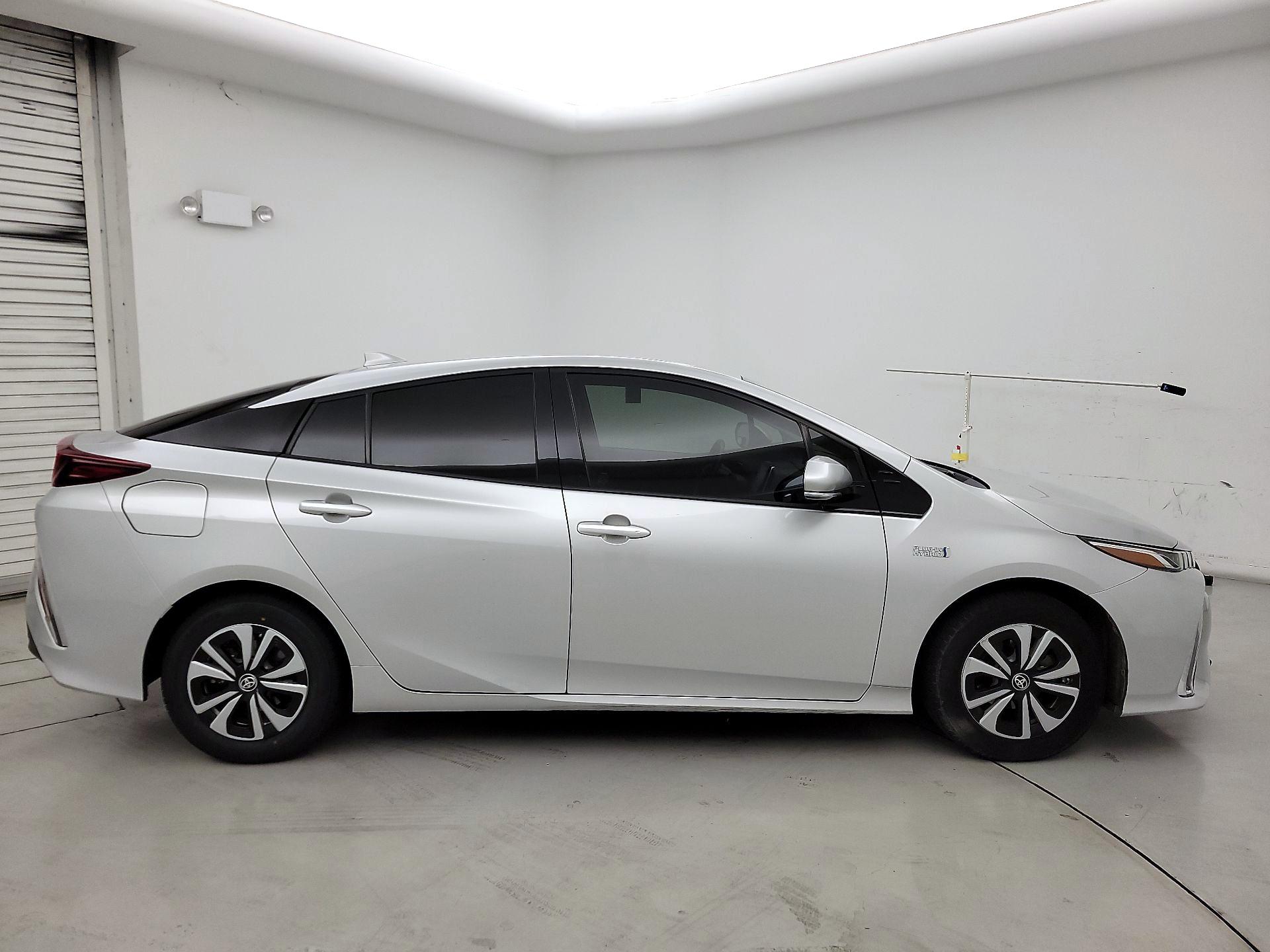 Thumbnail: 2019 Toyota Prius Prime - 4