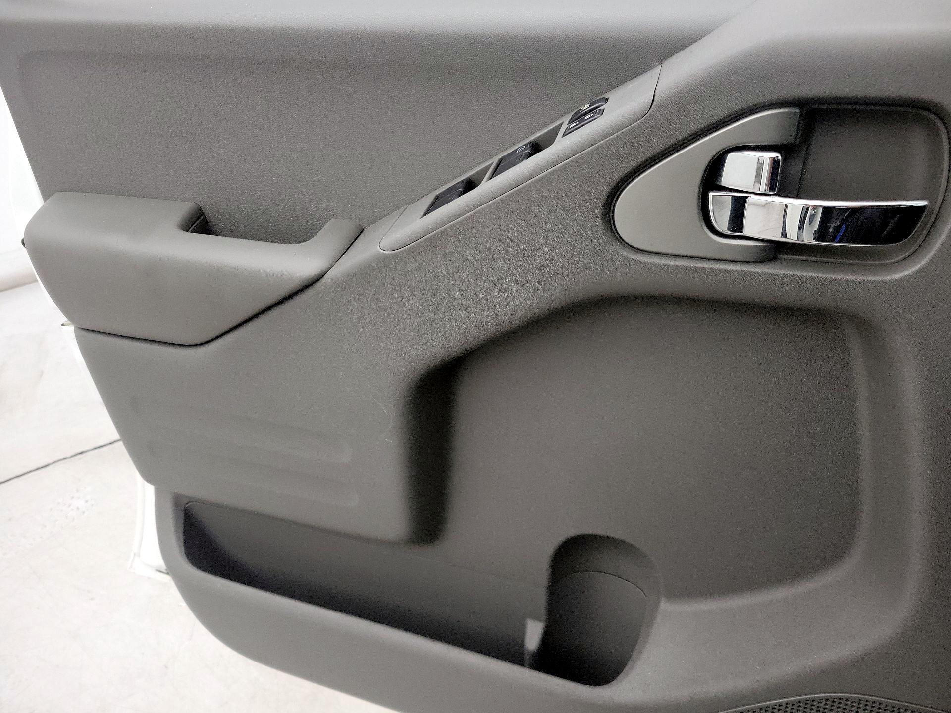 Thumbnail: 2021 Nissan Frontier - 12