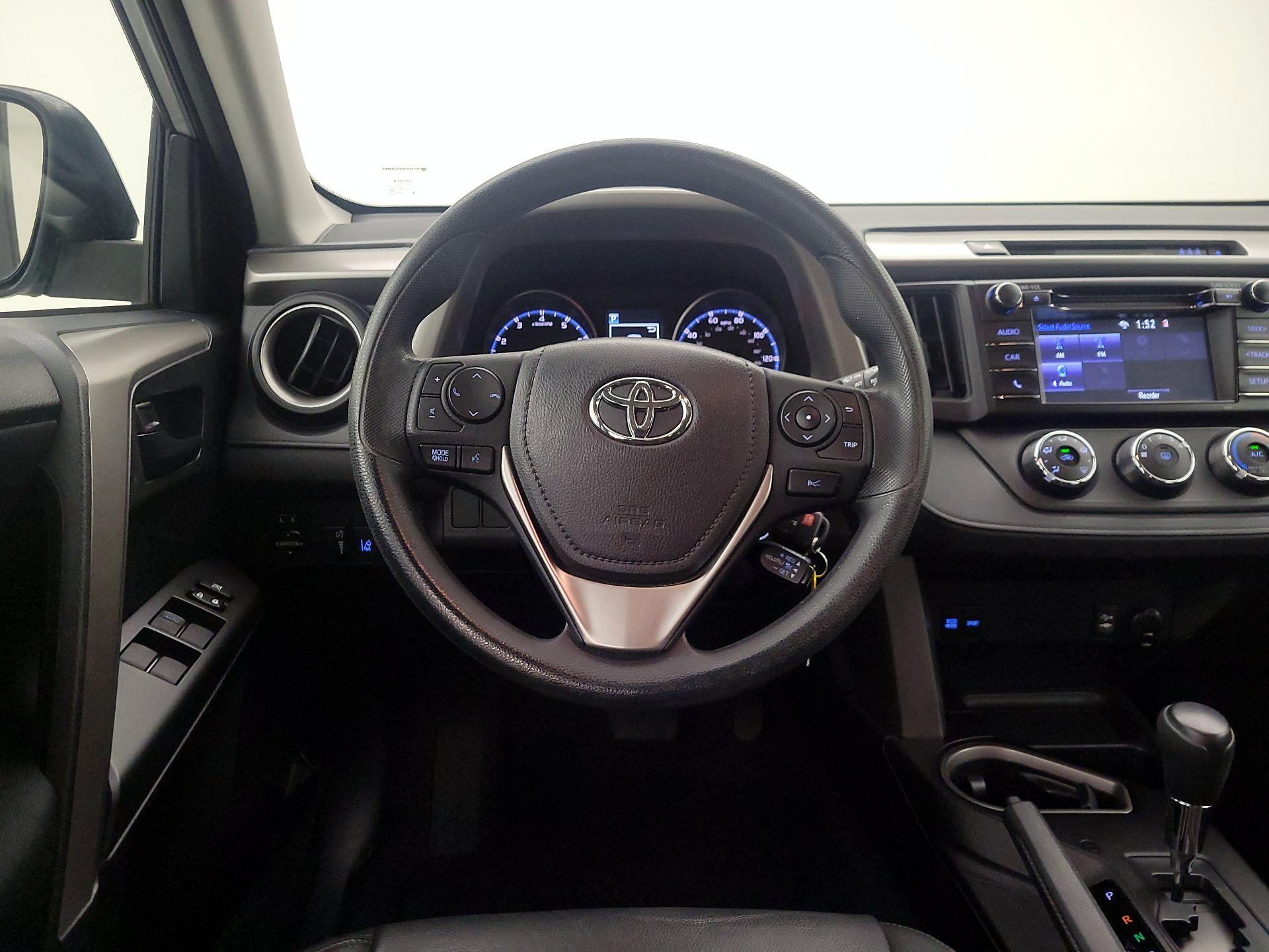 Thumbnail: 2017 Toyota RAV4 - 10