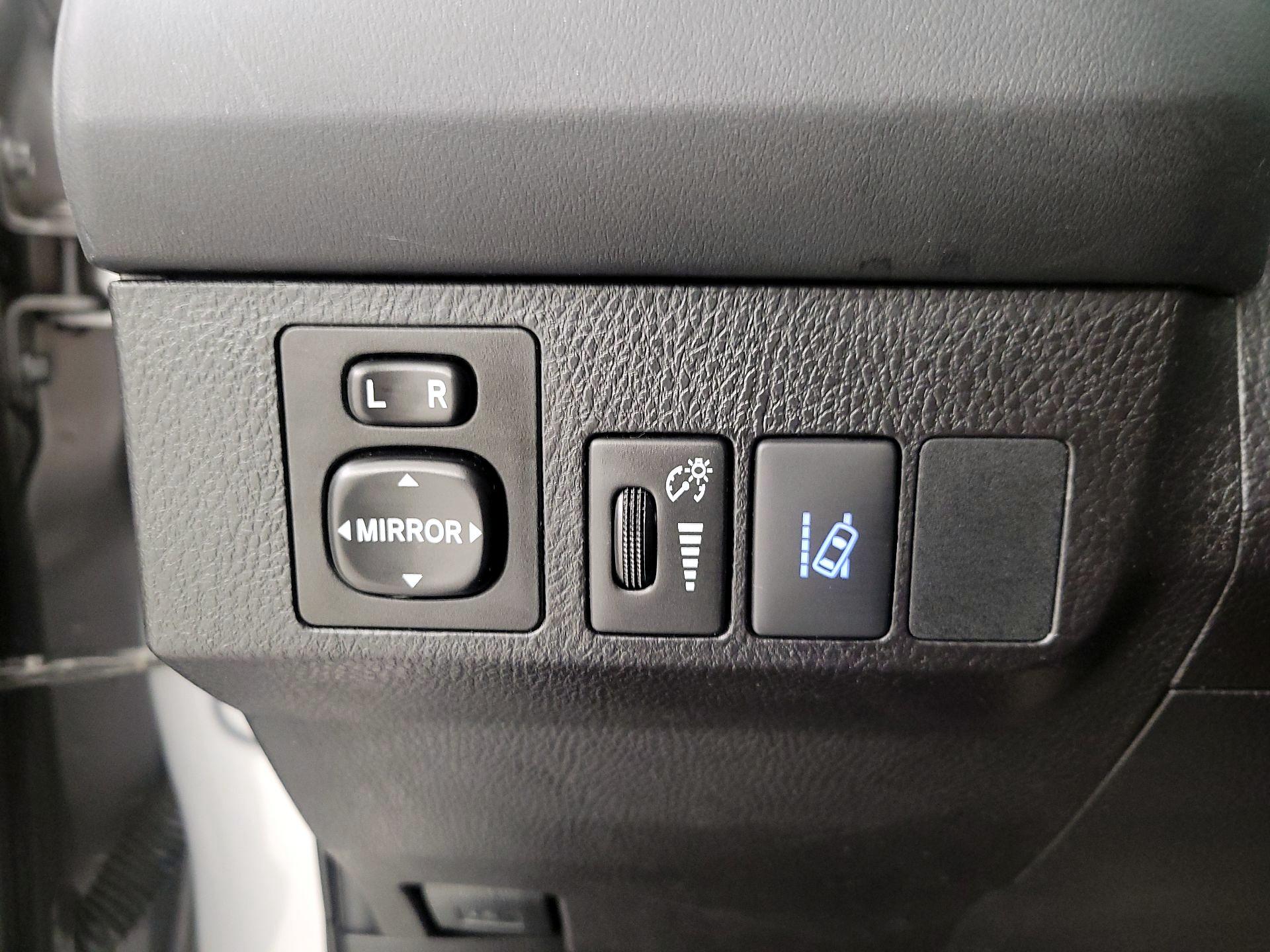 Thumbnail: 2017 Toyota RAV4 - 13