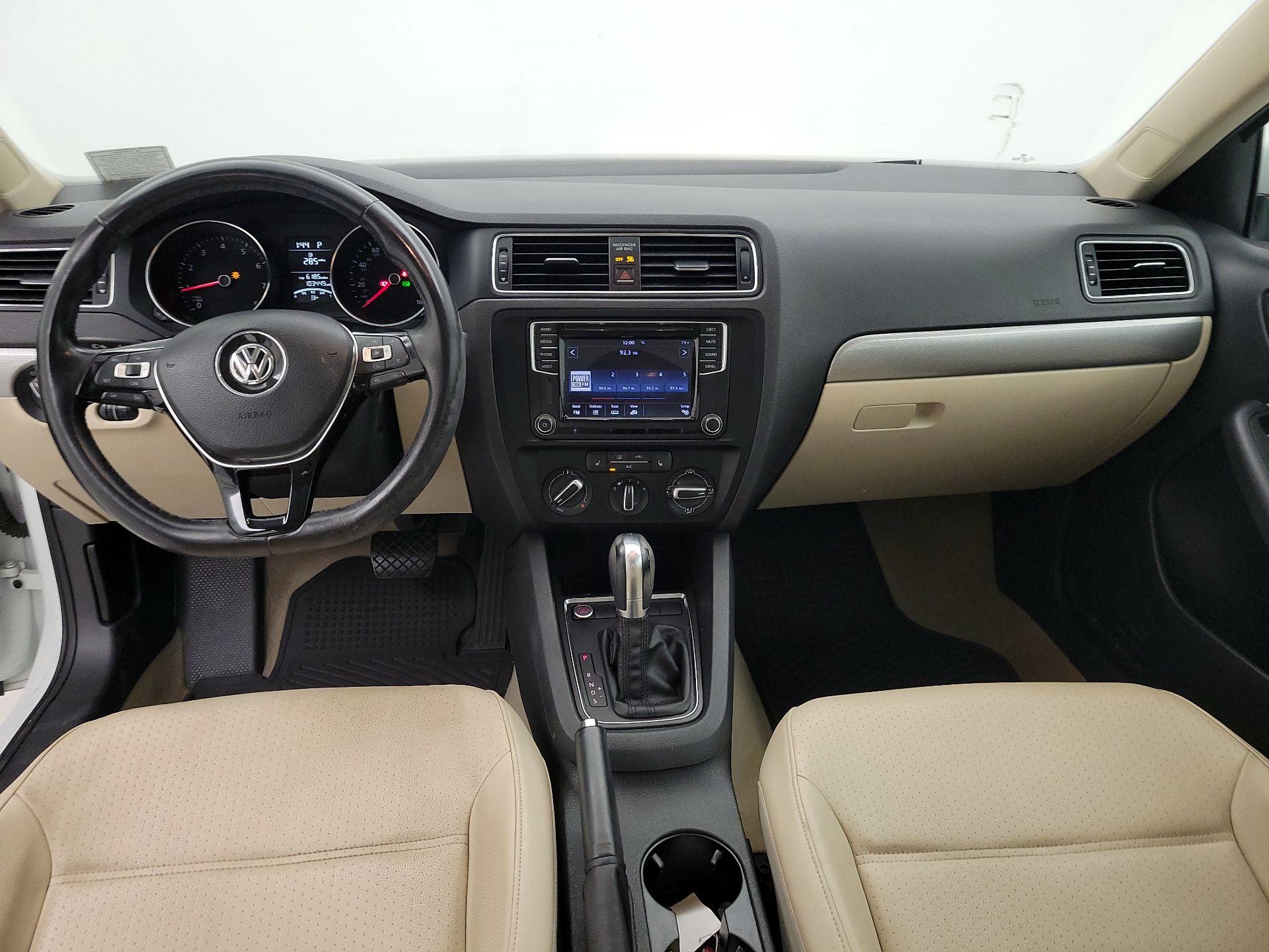 Thumbnail: 2016 Volkswagen Jetta - 9