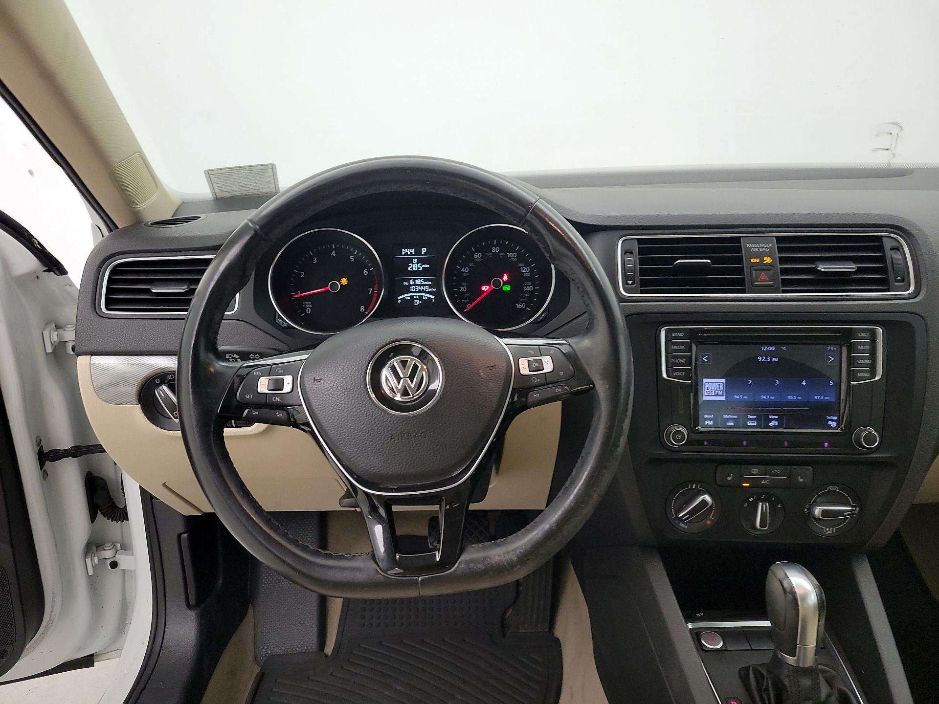 Thumbnail: 2016 Volkswagen Jetta - 10