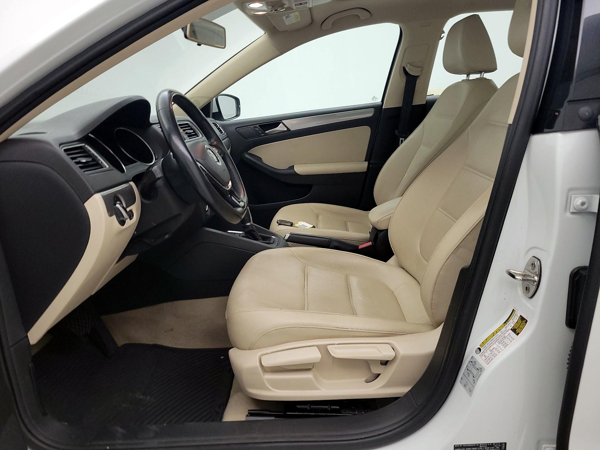 Thumbnail: 2016 Volkswagen Jetta - 11